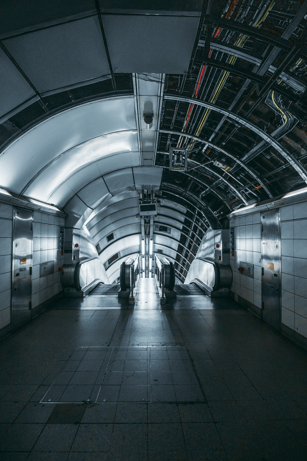 escalator on subway