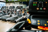 treadmills on gym