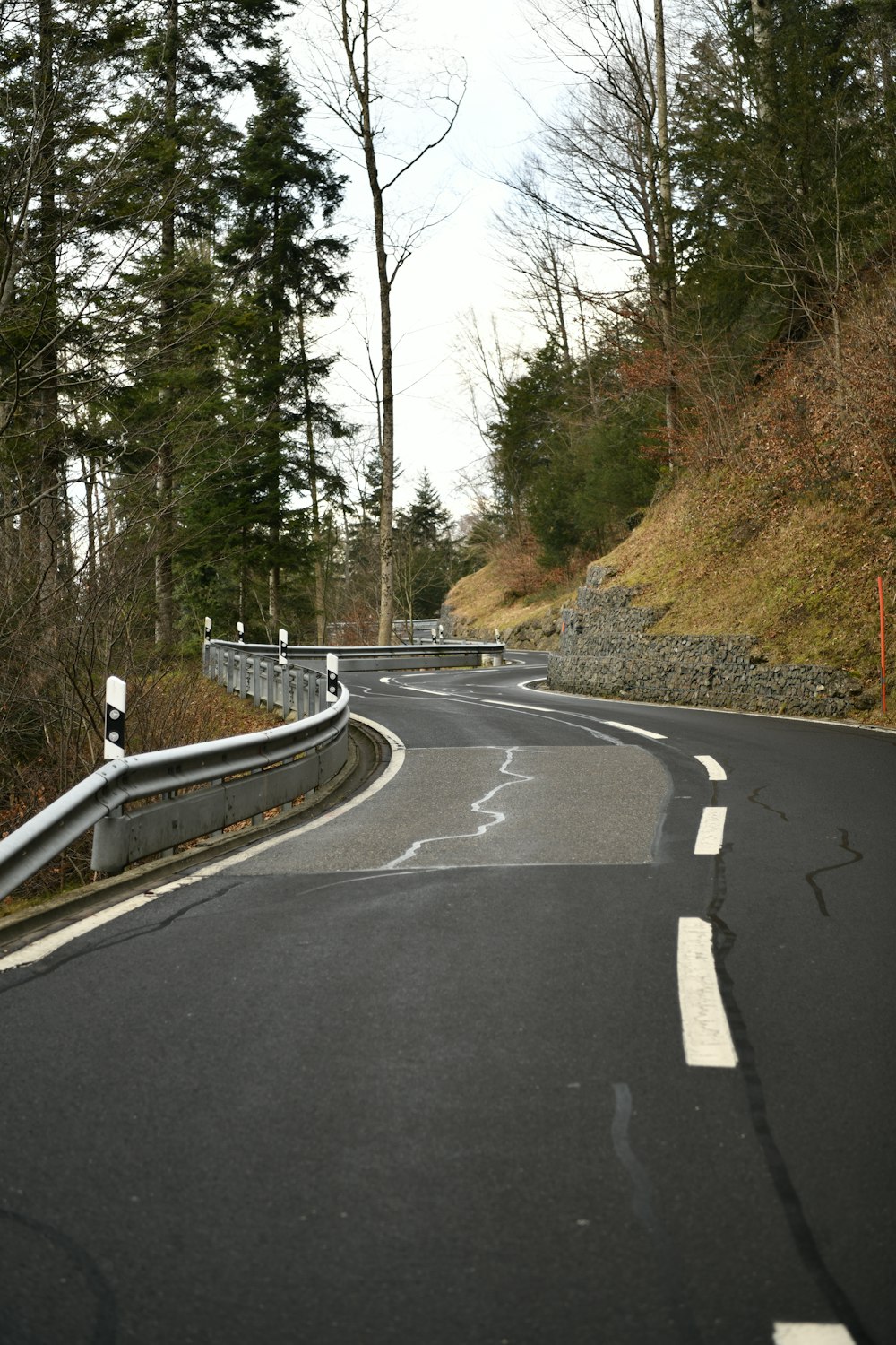 Chaussée de route courbe