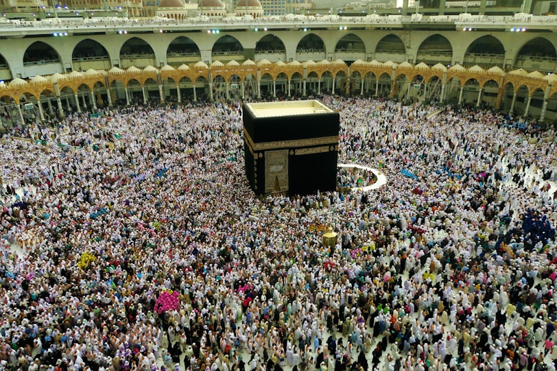 people at Kaaba Mecca, Saudi Arabia during day