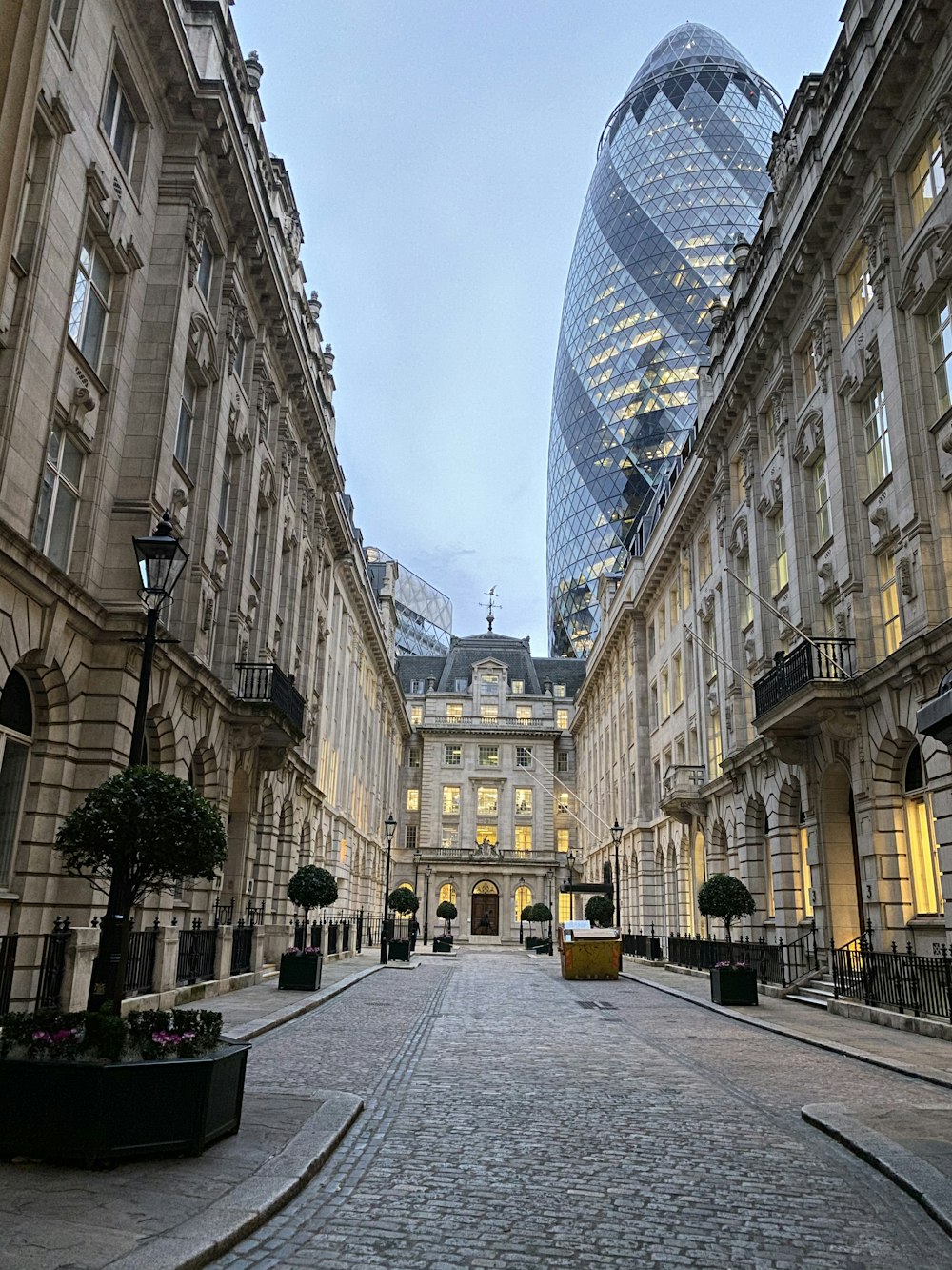 empty roadway near 30 St Mary Axe