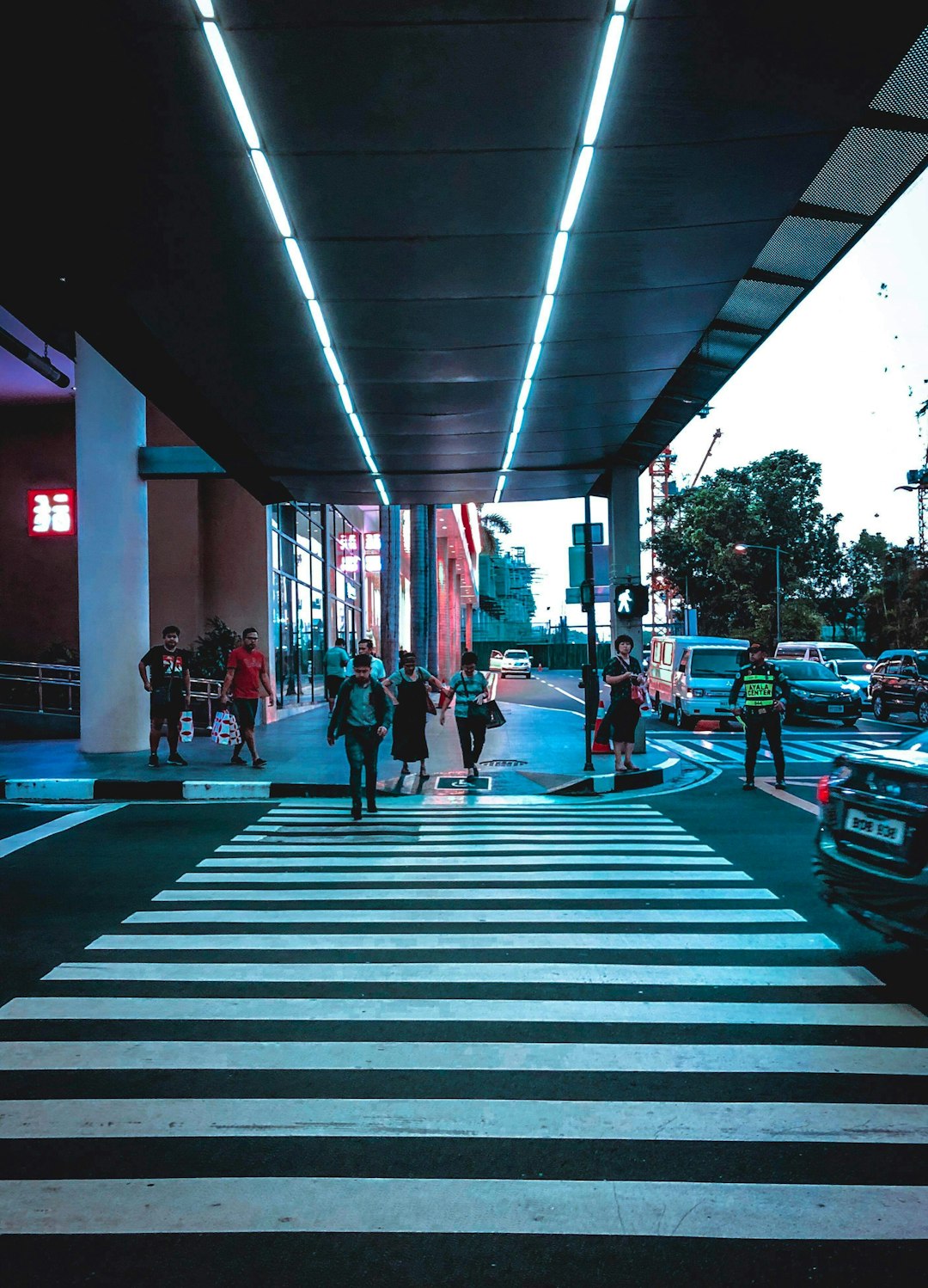 people about to cross street