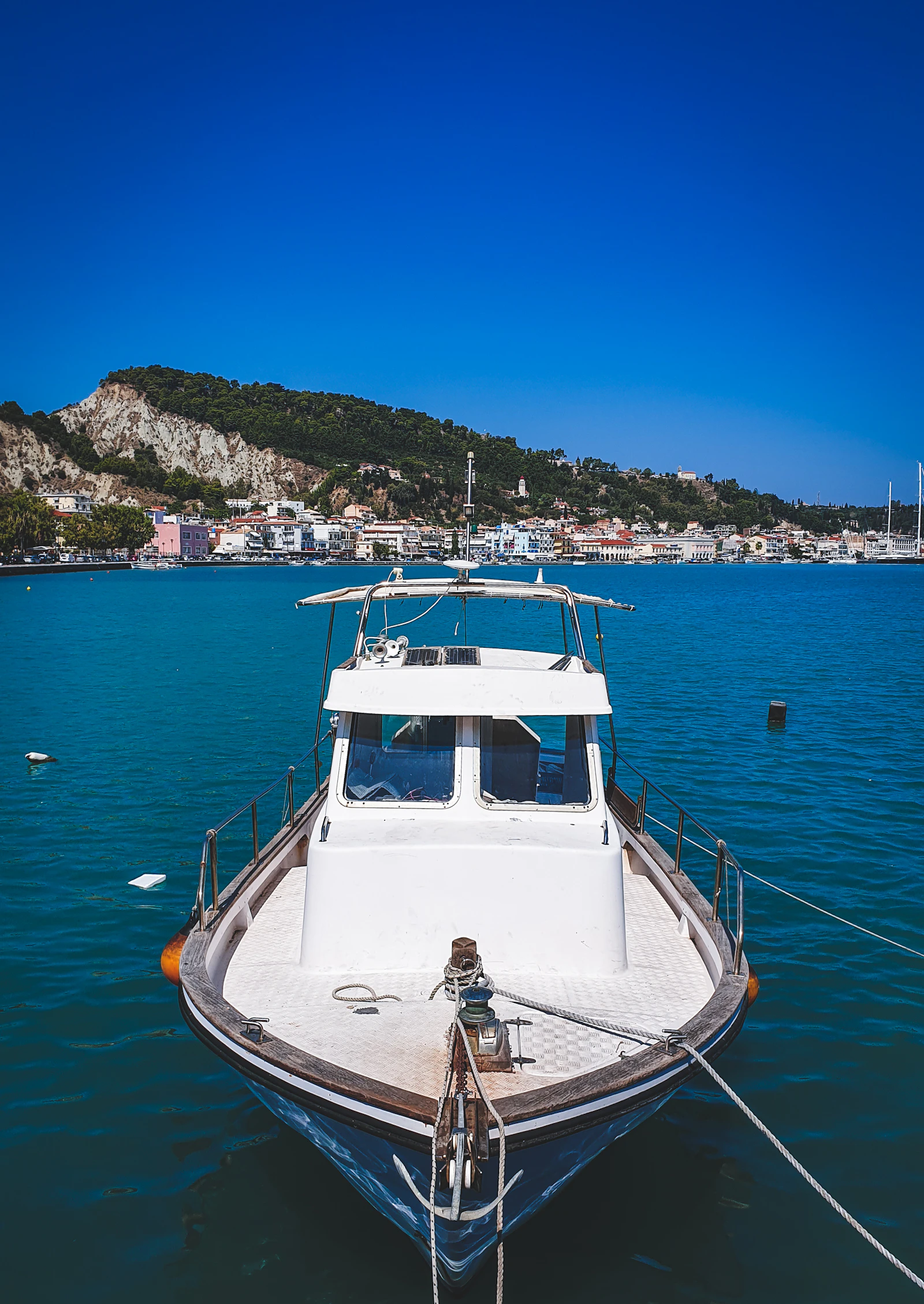 Center Console vs Bay Boat: How Same-Builder Models Compare