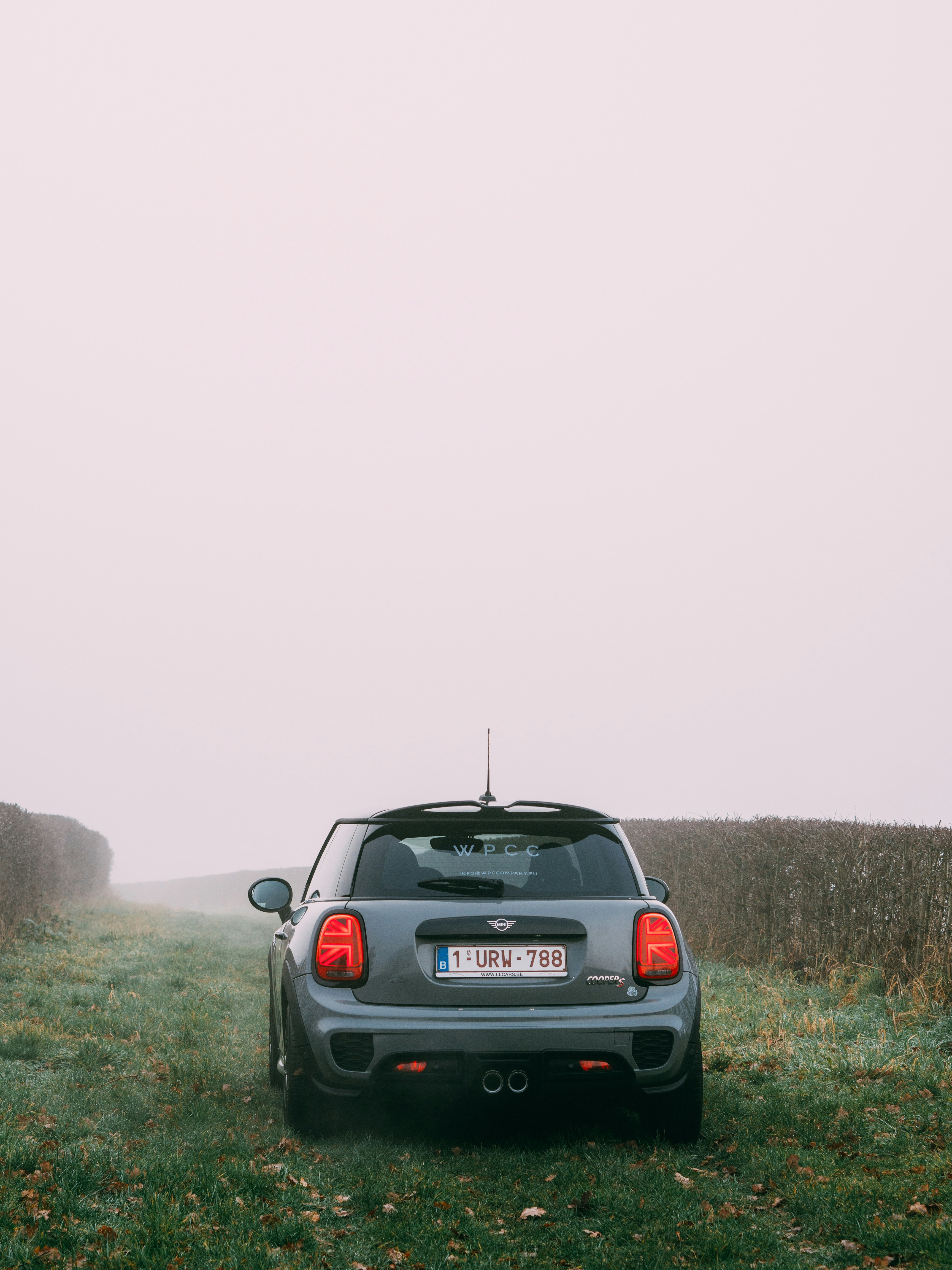 灰色のミニクーパーの写真 Unsplashの無料車写真