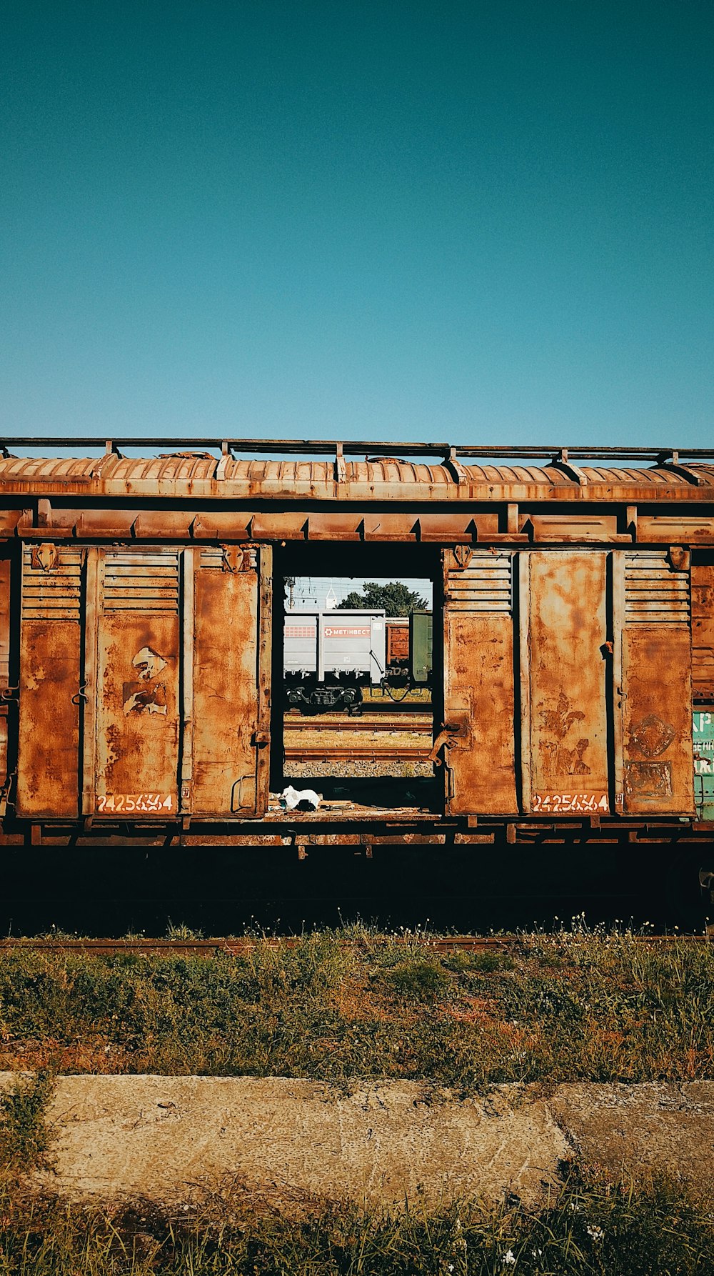 white metal container van