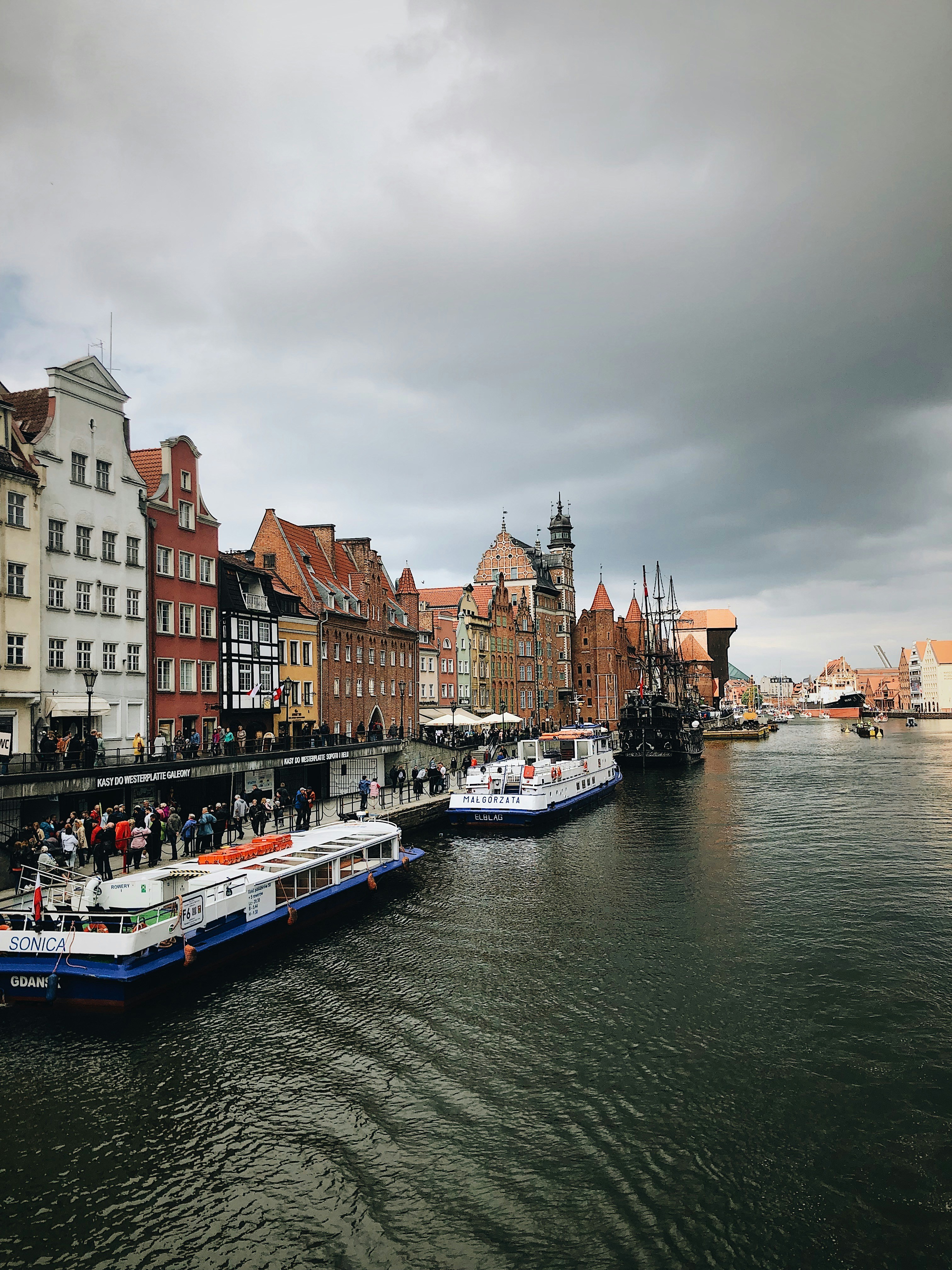 Photo by zamedyanskiy