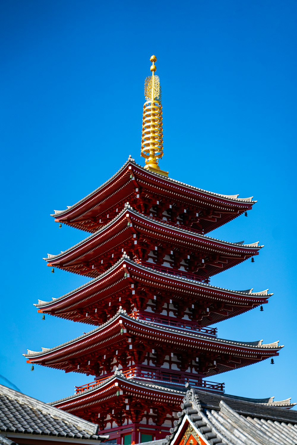 Tempio della pagoda rossa durante il giorno