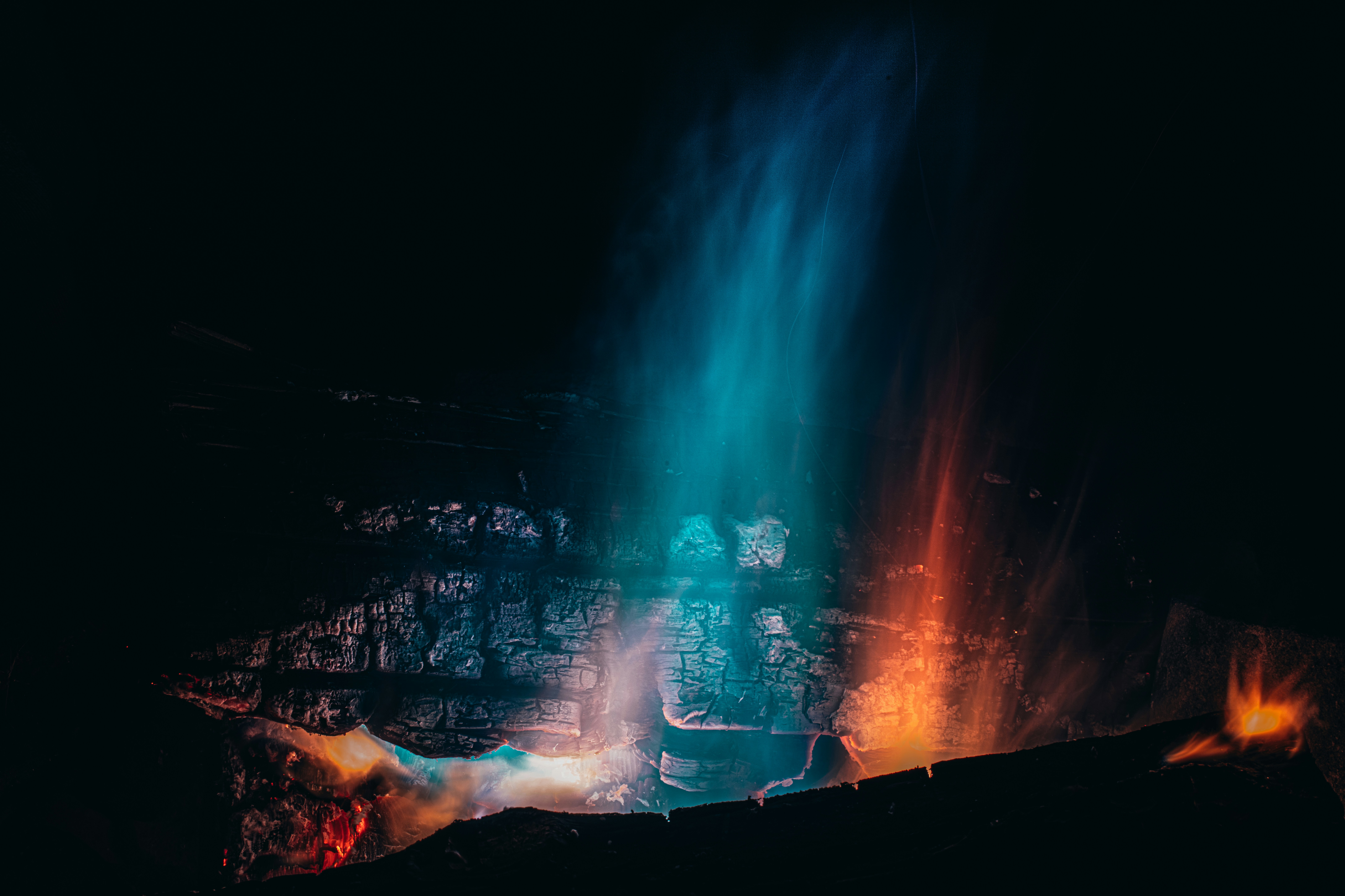 Photo by worldsbetweenlines