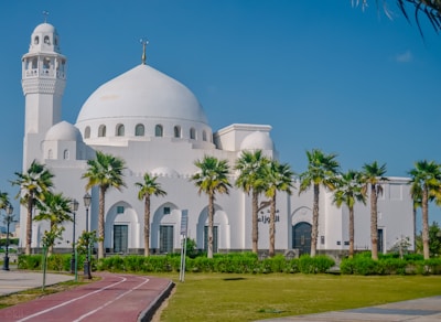 photography of white mosque during daytime