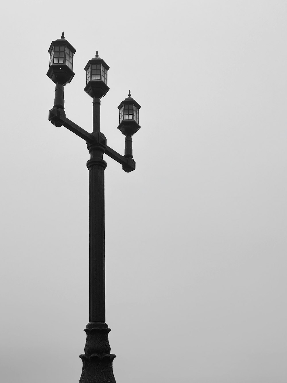 black 3-light post lamp