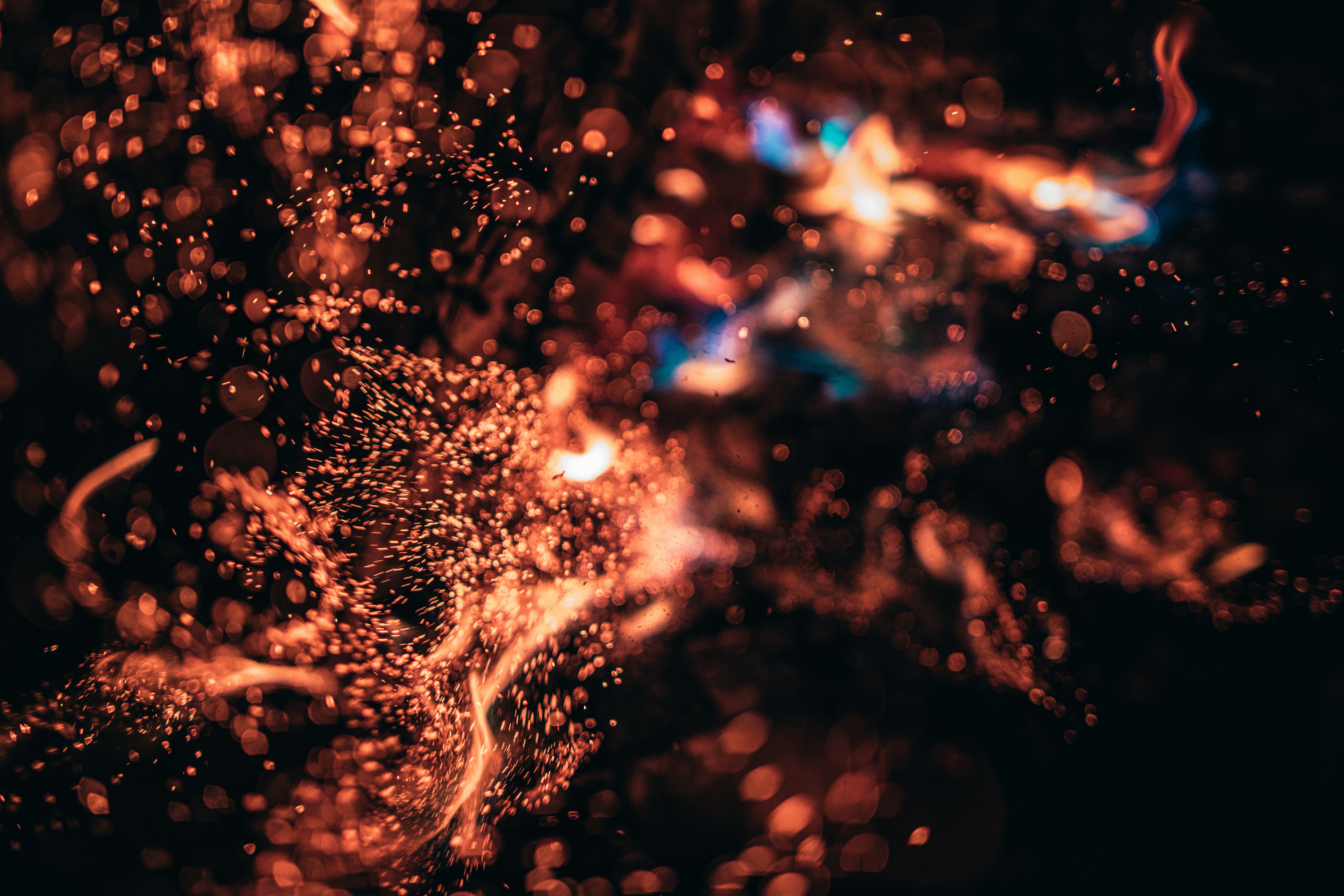 Photo by worldsbetweenlines