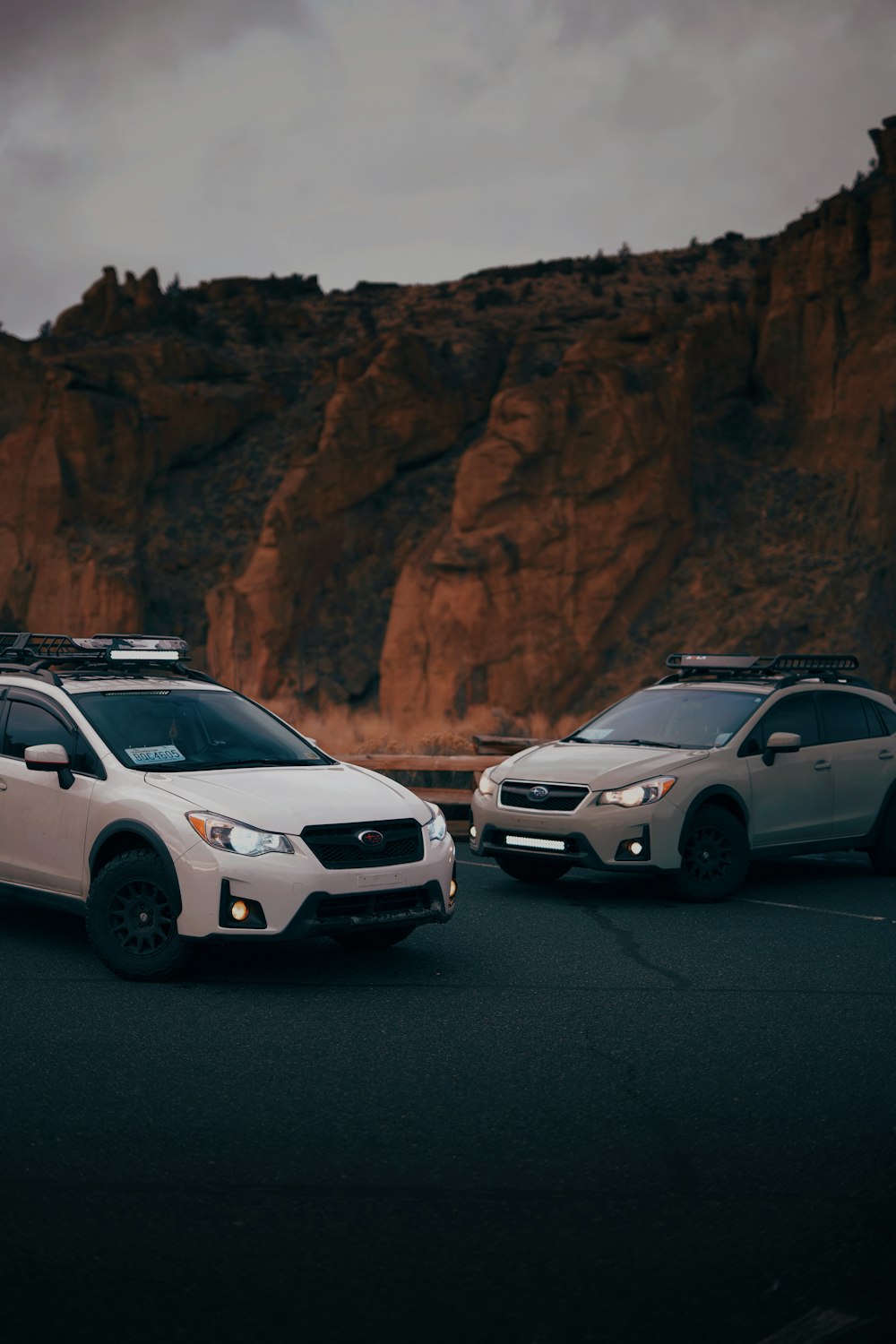 parked vehicles near cliff