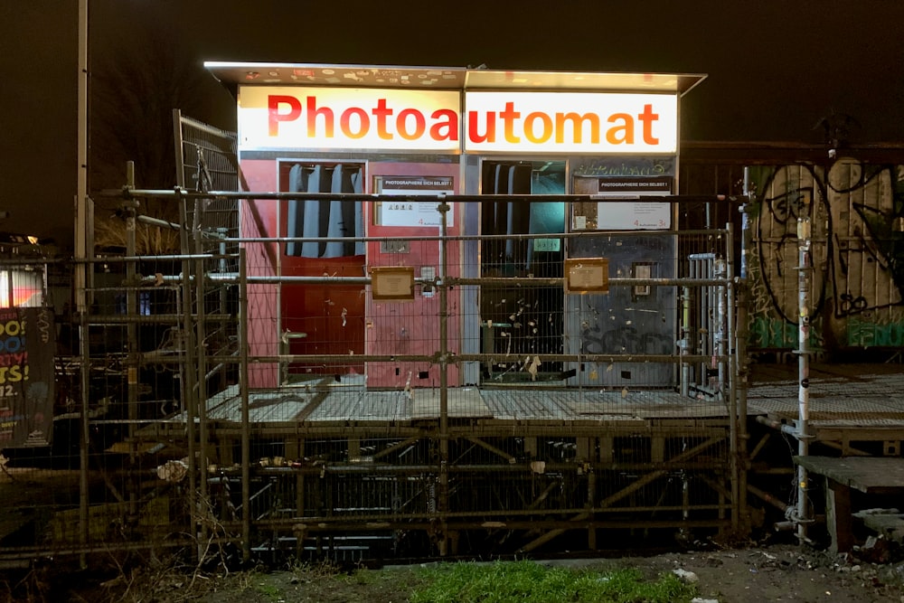 Photoautomat facade