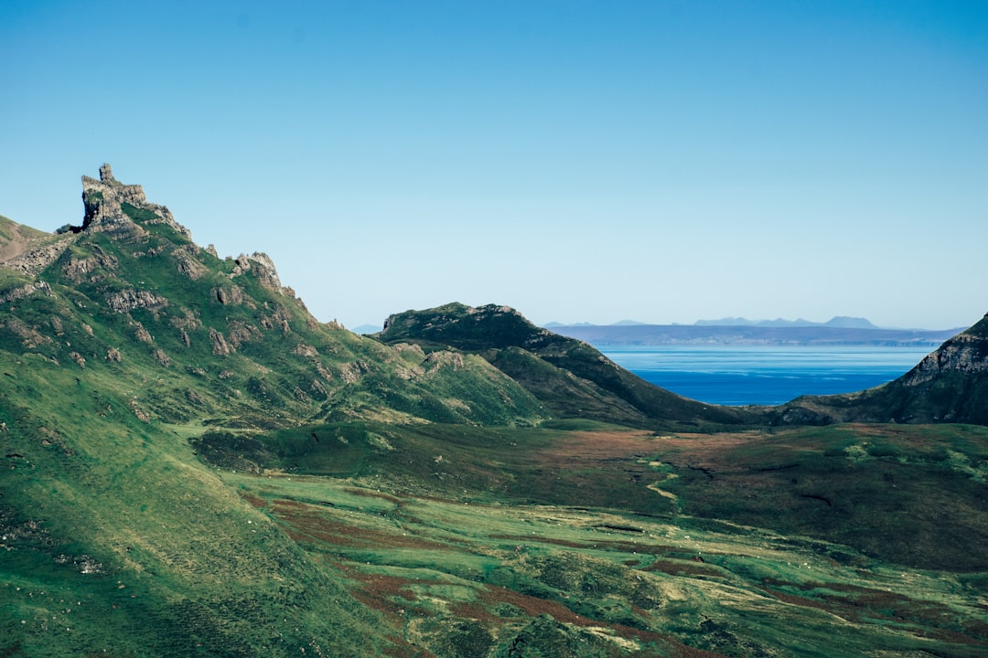 travelers stories about Hill in Isle of Skye, United Kingdom