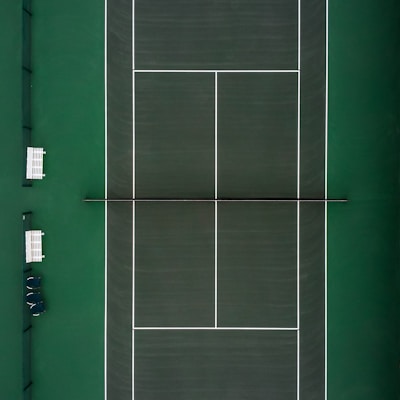 green tennis court
