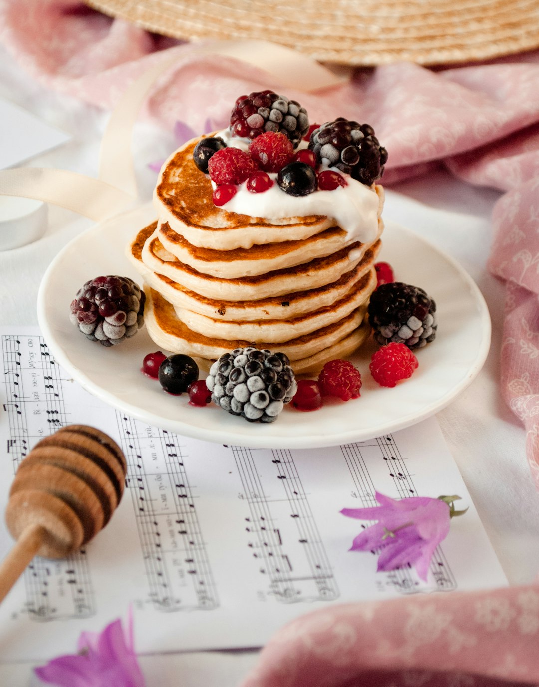 pancake with raspberry and blackberry fruits