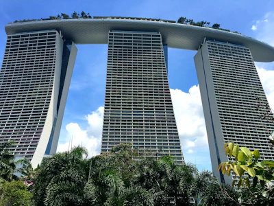 Close-up of the landscaped sky gardens connecting the residential towers.