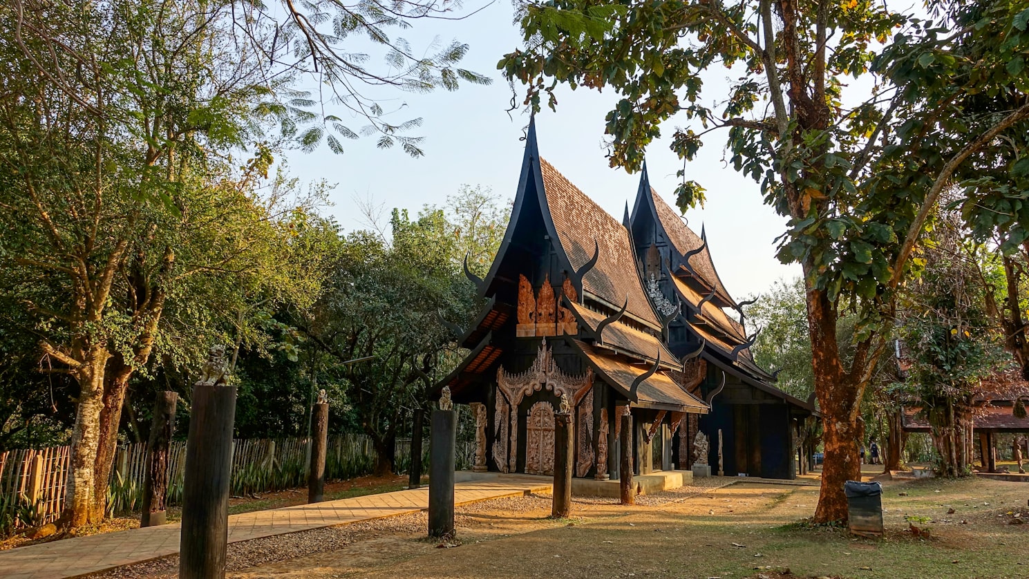 Baan Dam Museum