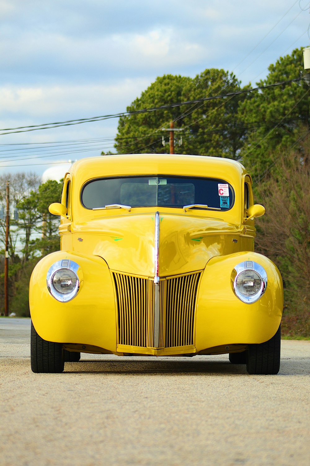 veículo amarelo vintage