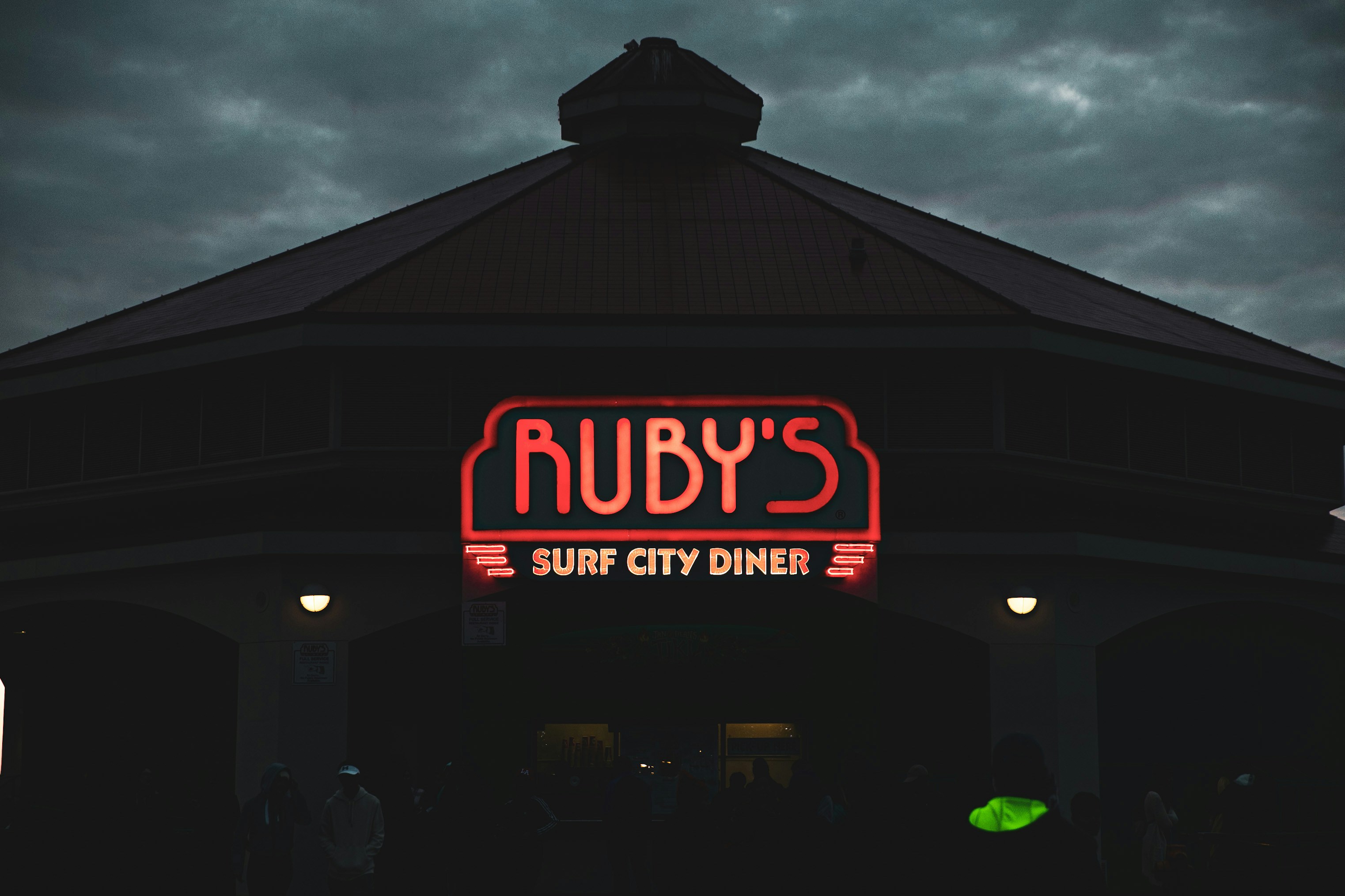 Foto Señalización de Ruby's Surt City Diner – Imagen Diseño de ...