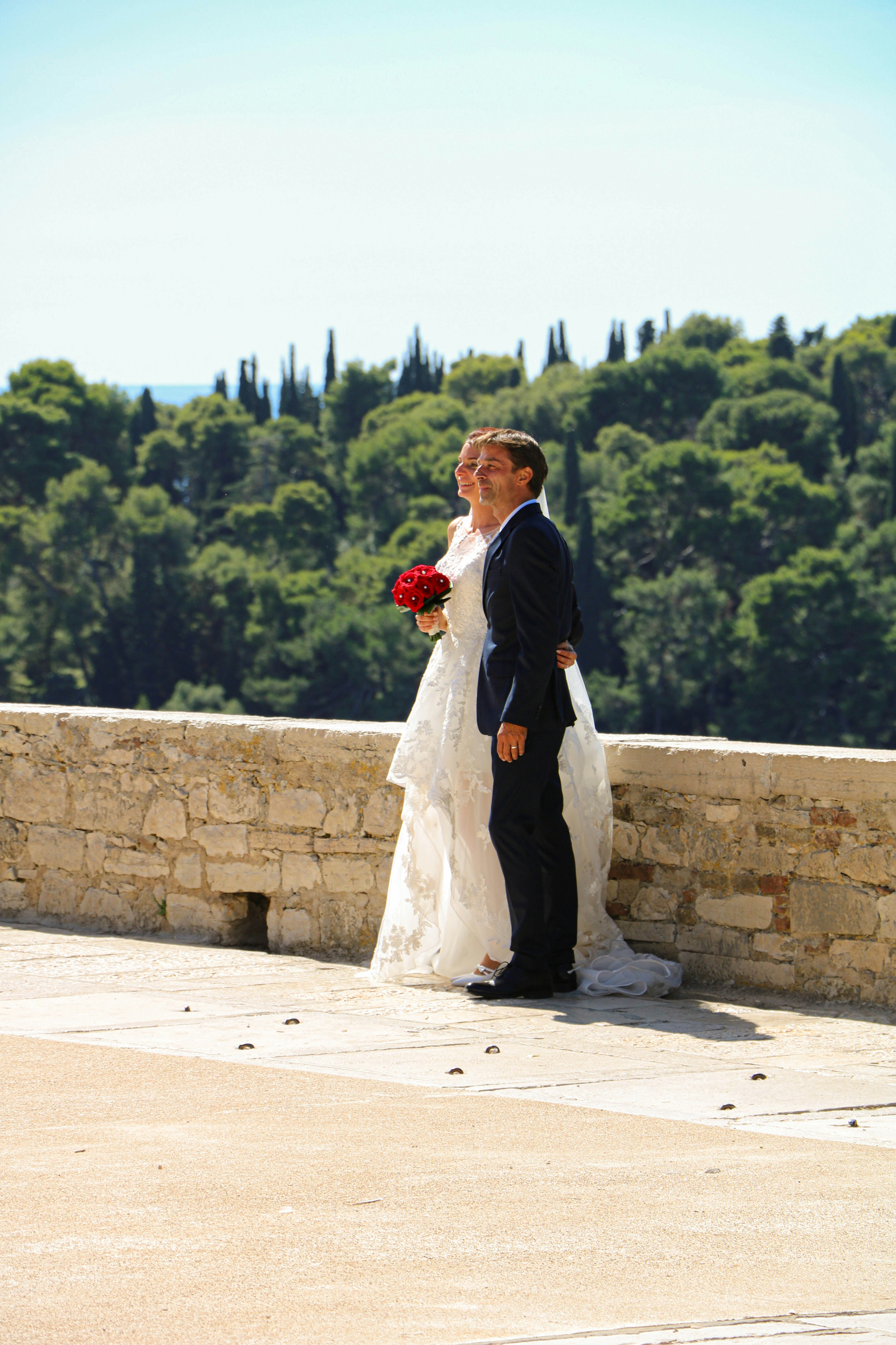 Woman wearing white wedding dress photo Free Bride Image on Unsplash