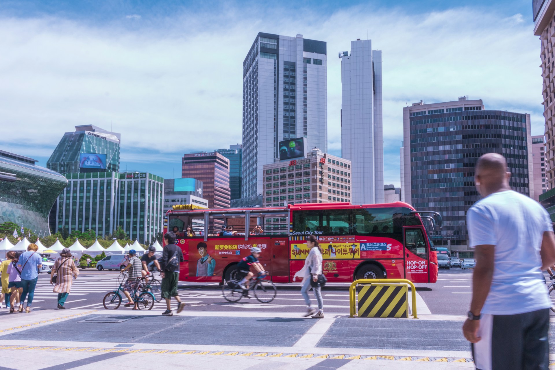 black and brown leather padded tub sofa