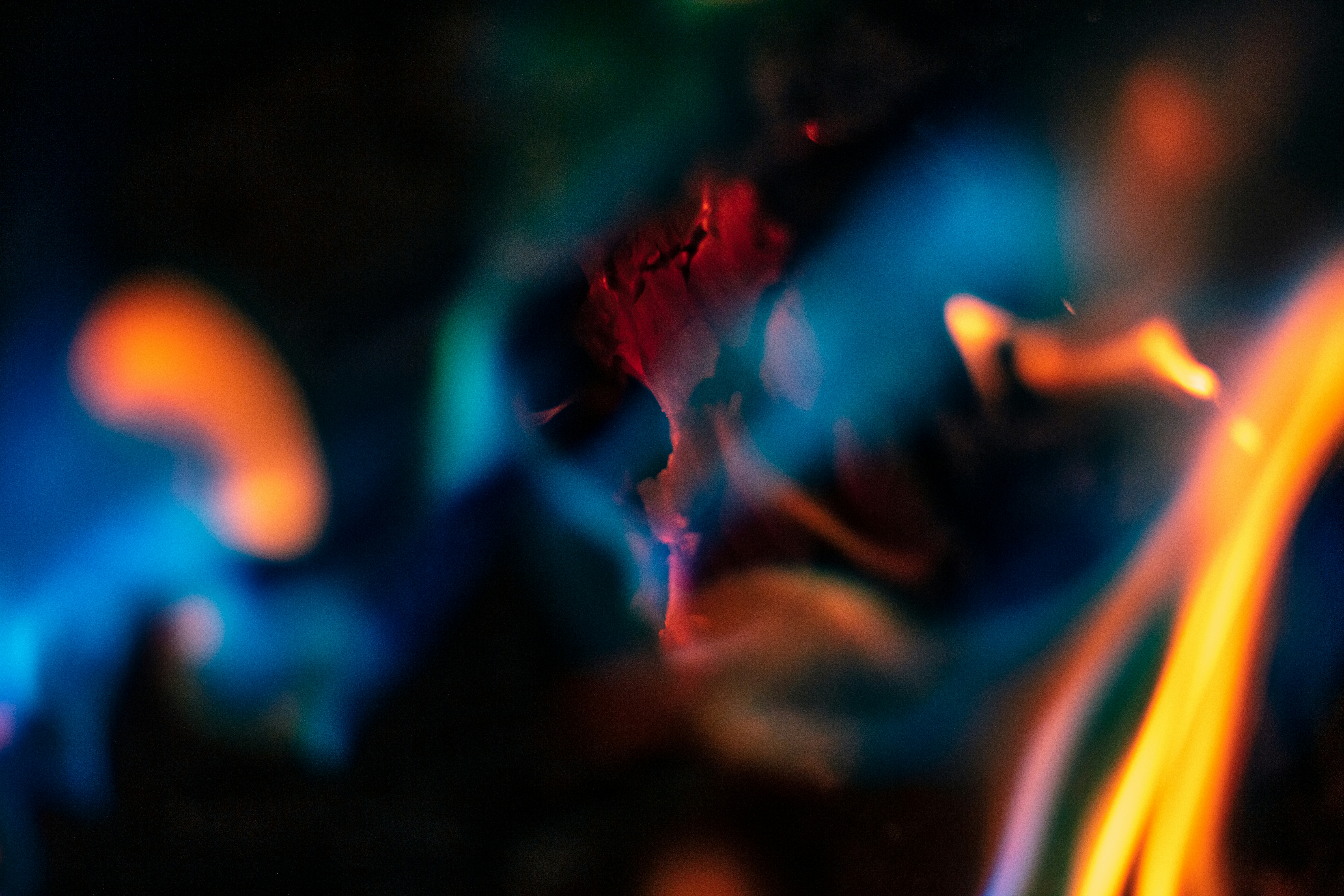 Photo by worldsbetweenlines