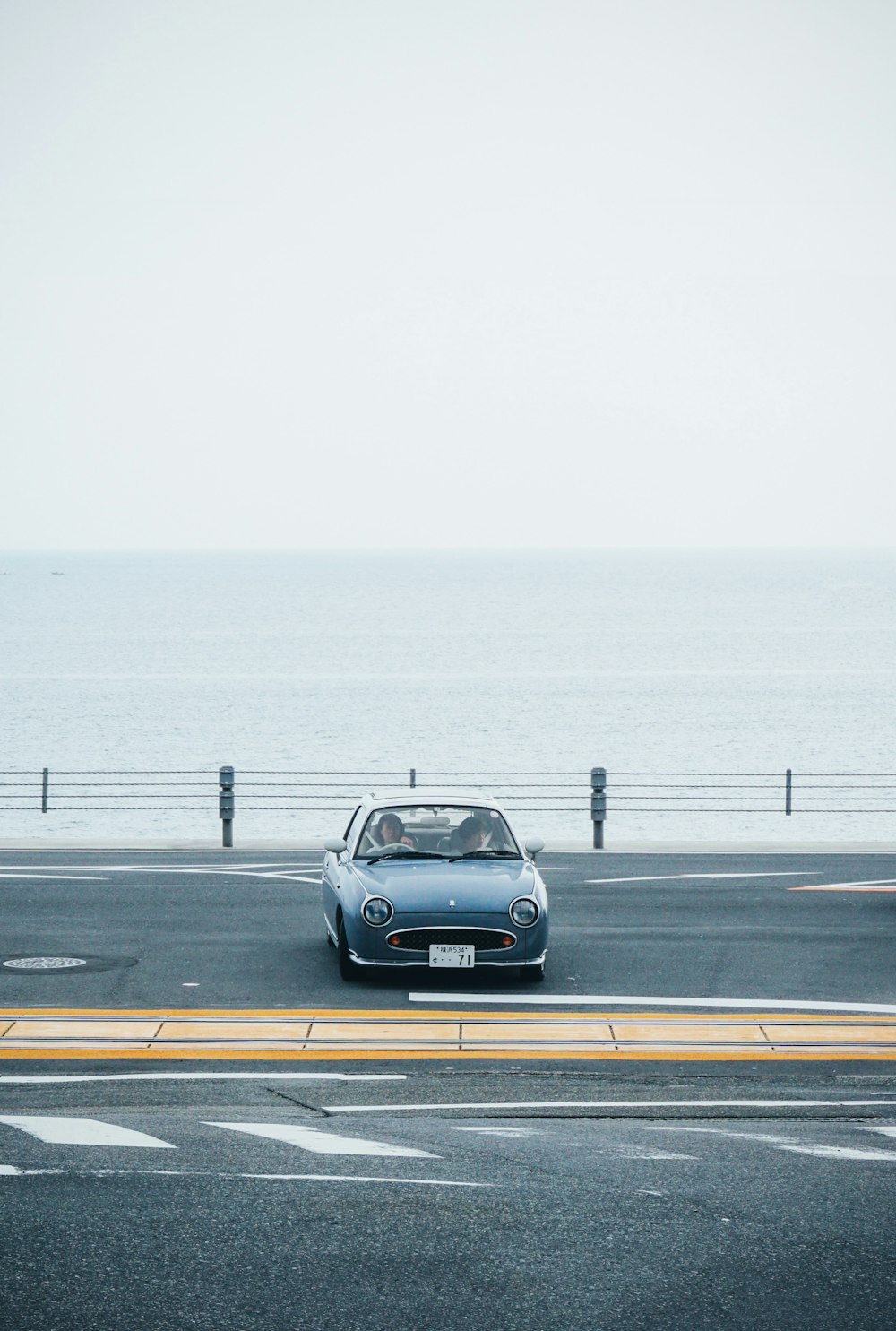 blue vehicle photograph