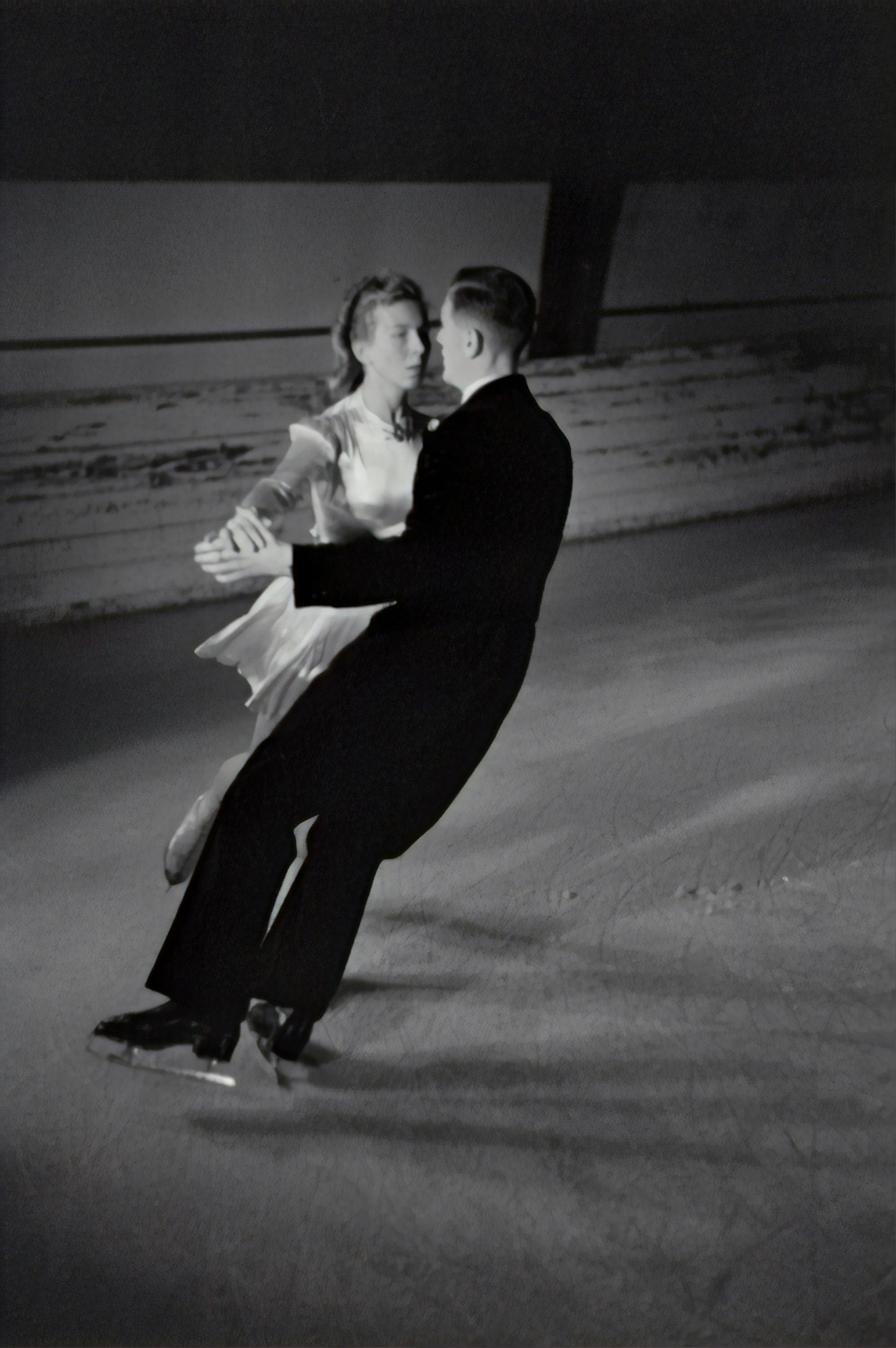 Ice skating, Berlin Sports Palace, 1940