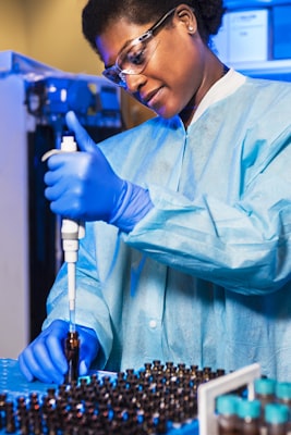 Laboratorium modern terintegrasi dengan peralatan analisis otomatis di Medika Nusantara