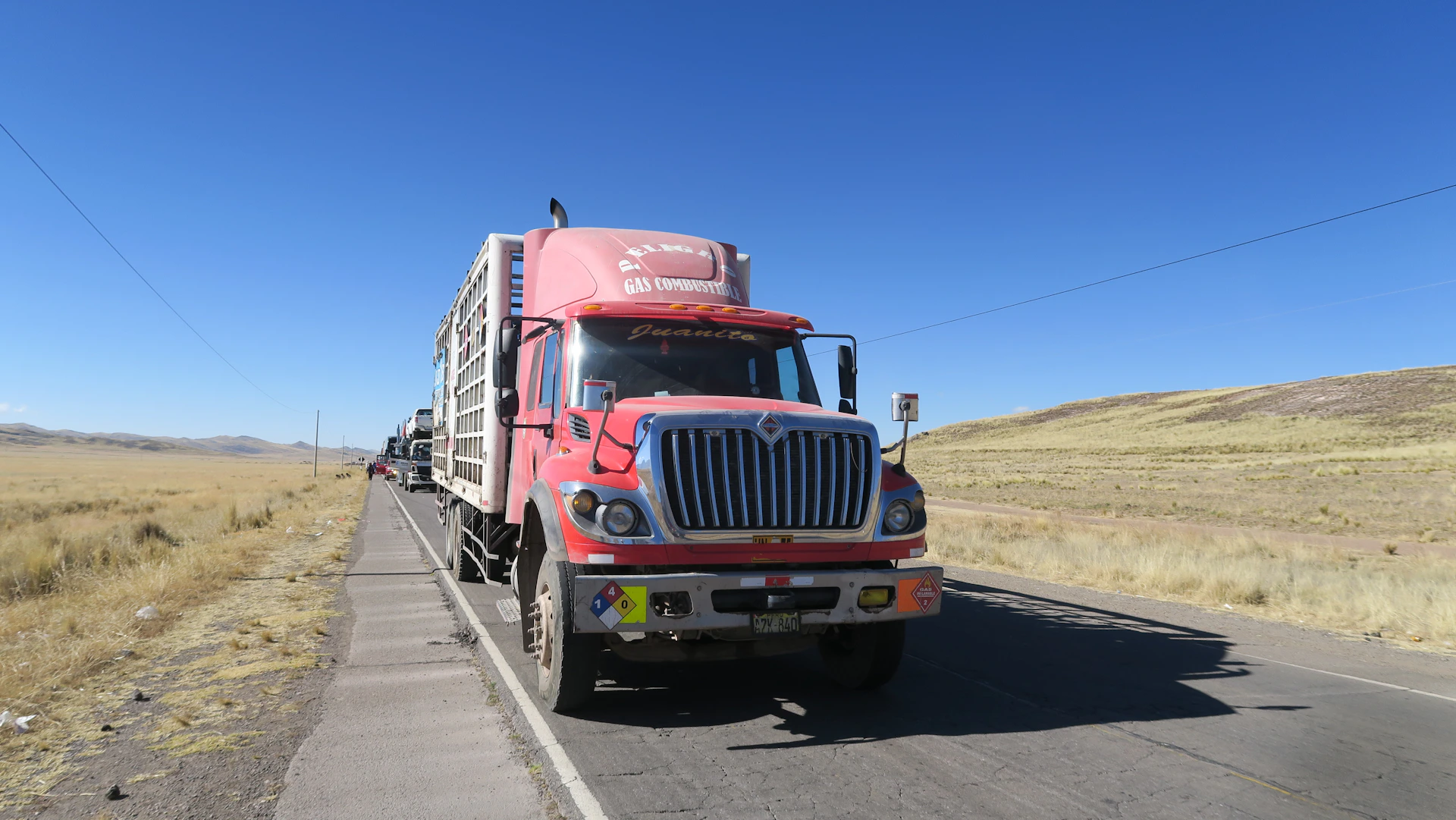 gray computer monitor
