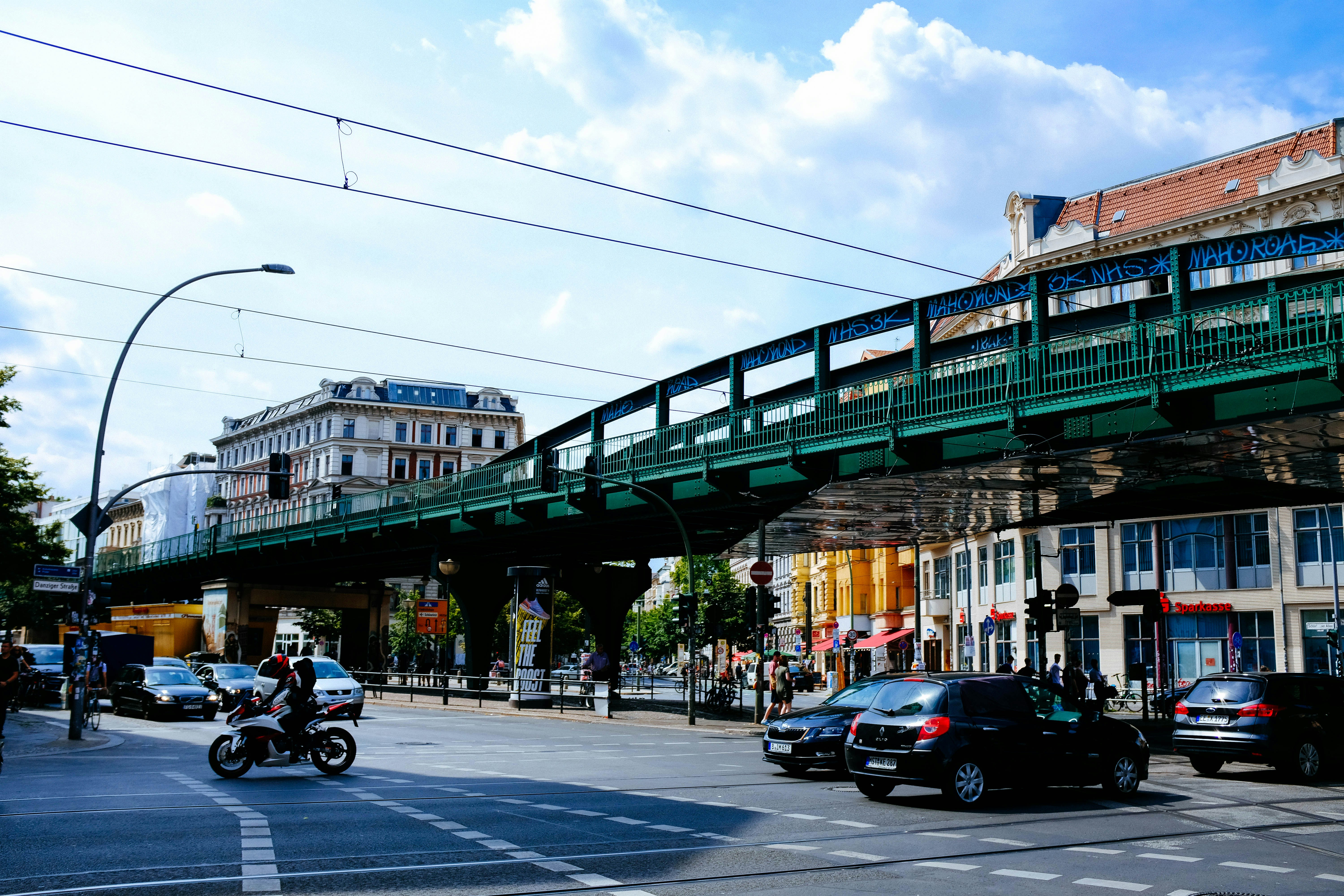 Photo by adrienolichon