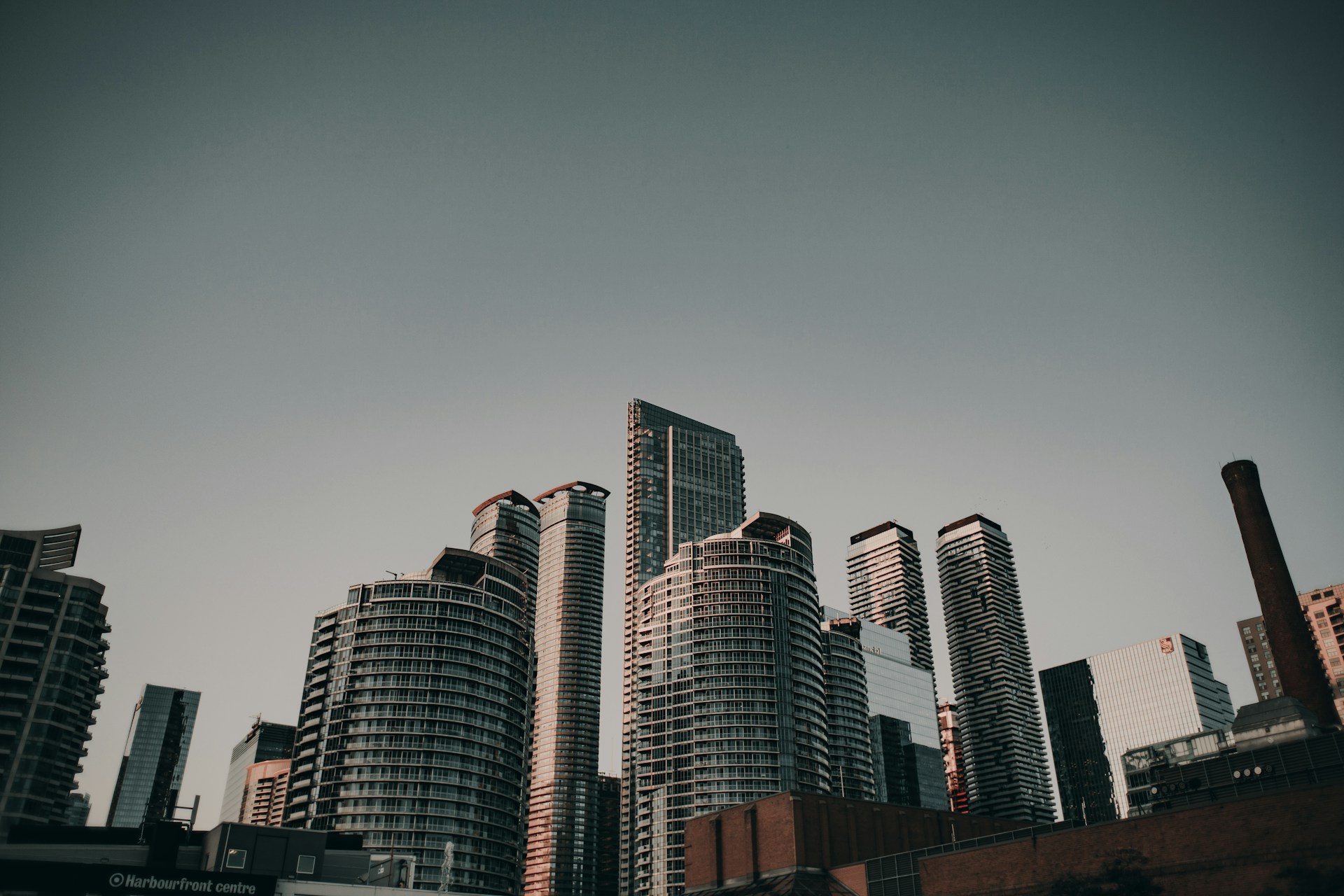 cityscape photography during daytime