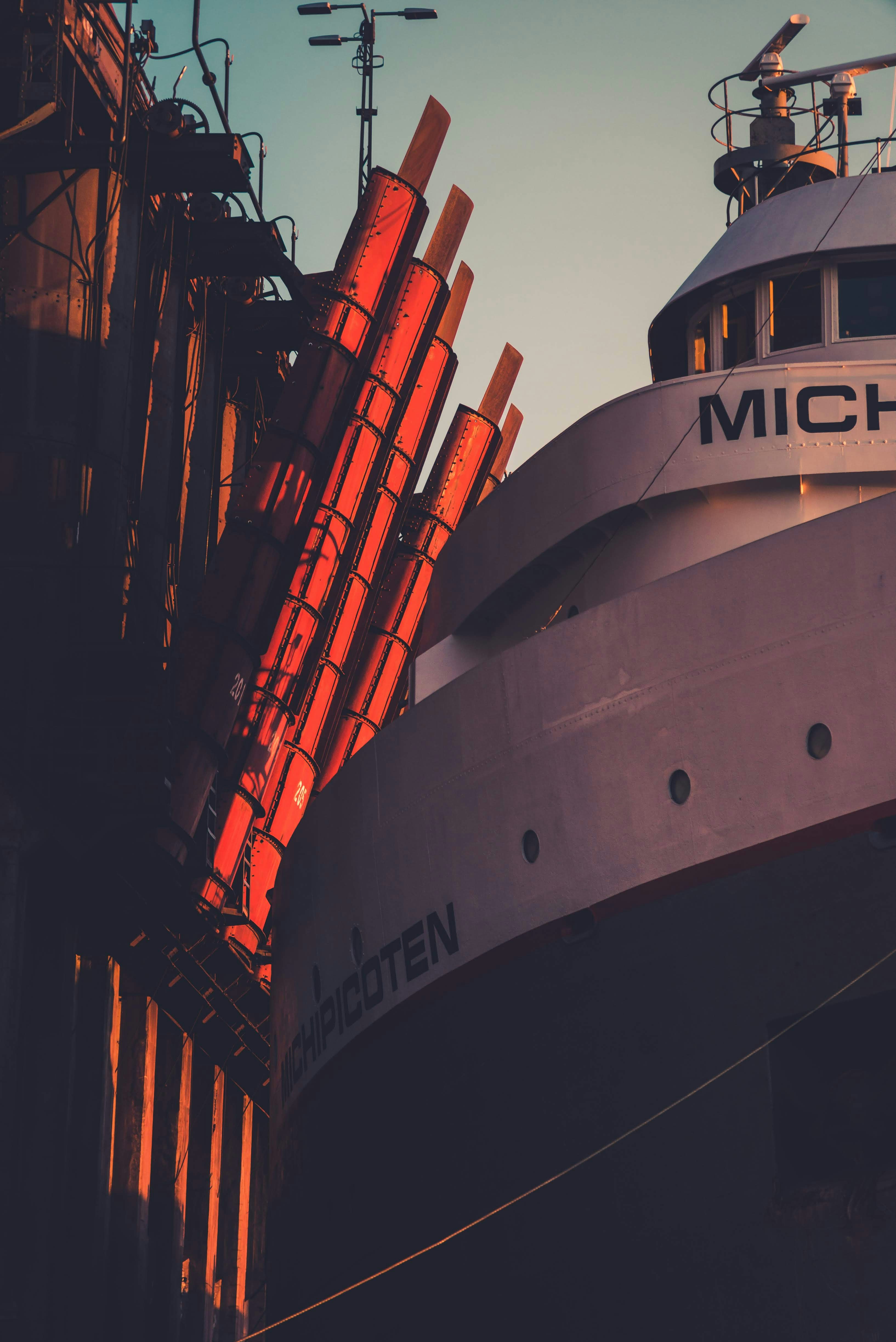 grey and black ship photograph