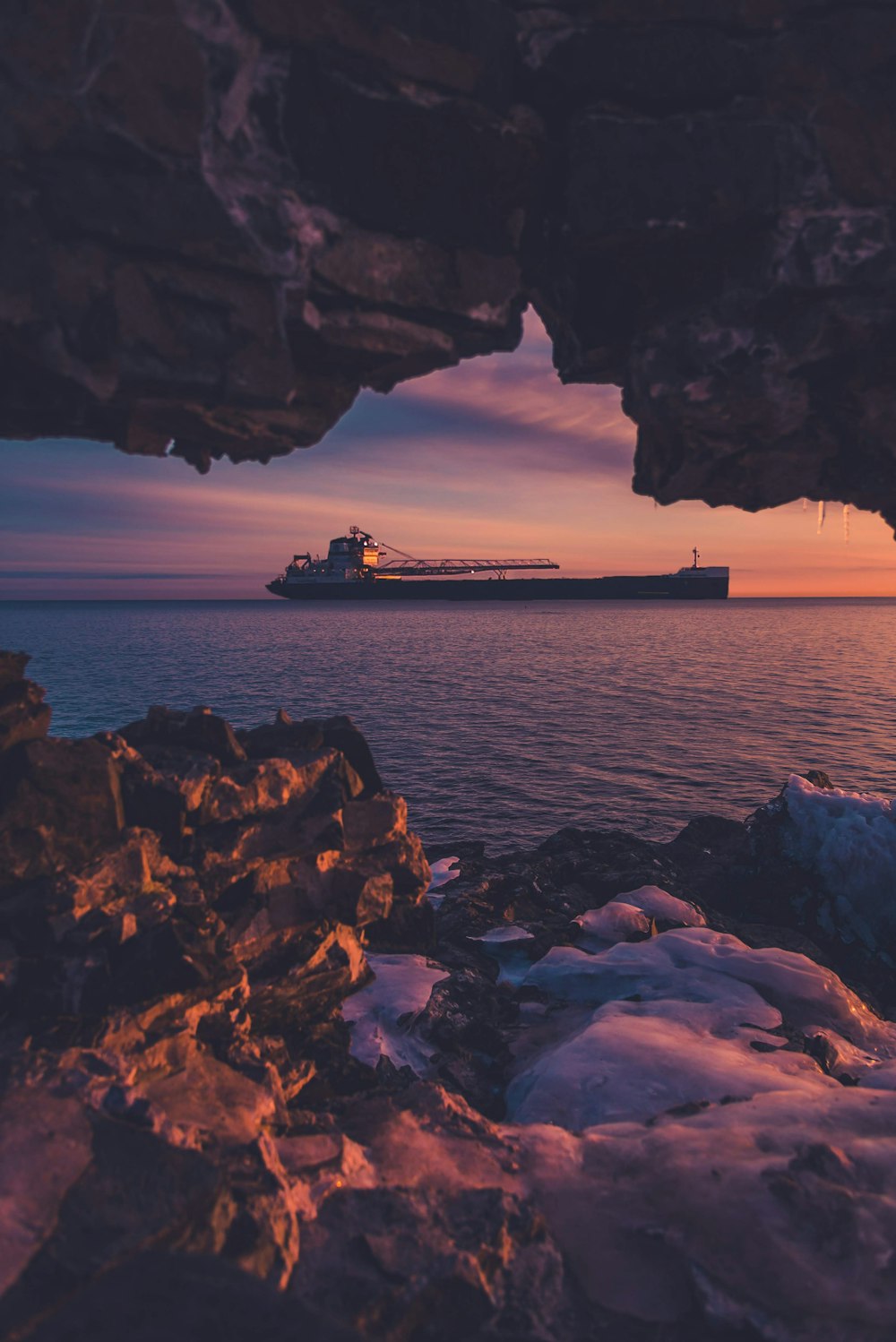 white cruise ship photograph