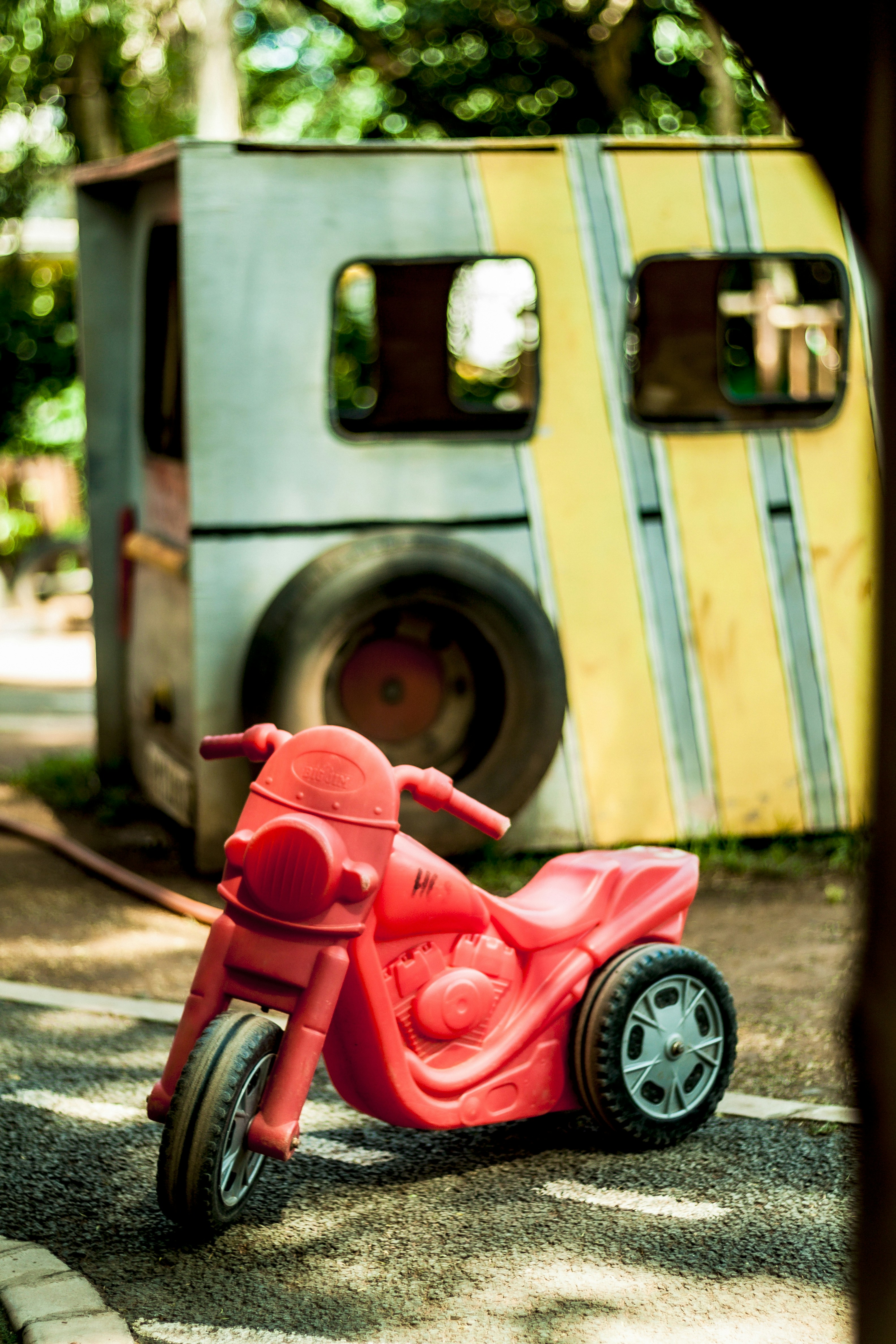 Red ride-on bicycle photo – Free Machine Image on Unsplash