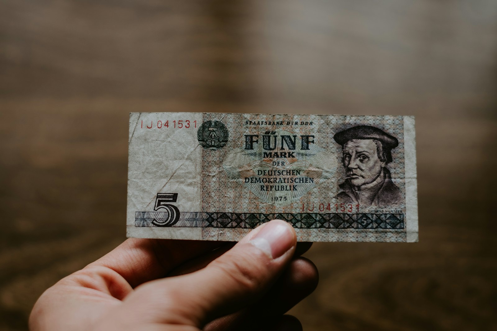 Nikon D7500 + Nikon AF-S Nikkor 50mm F1.8G sample photo. 5 banknote photography