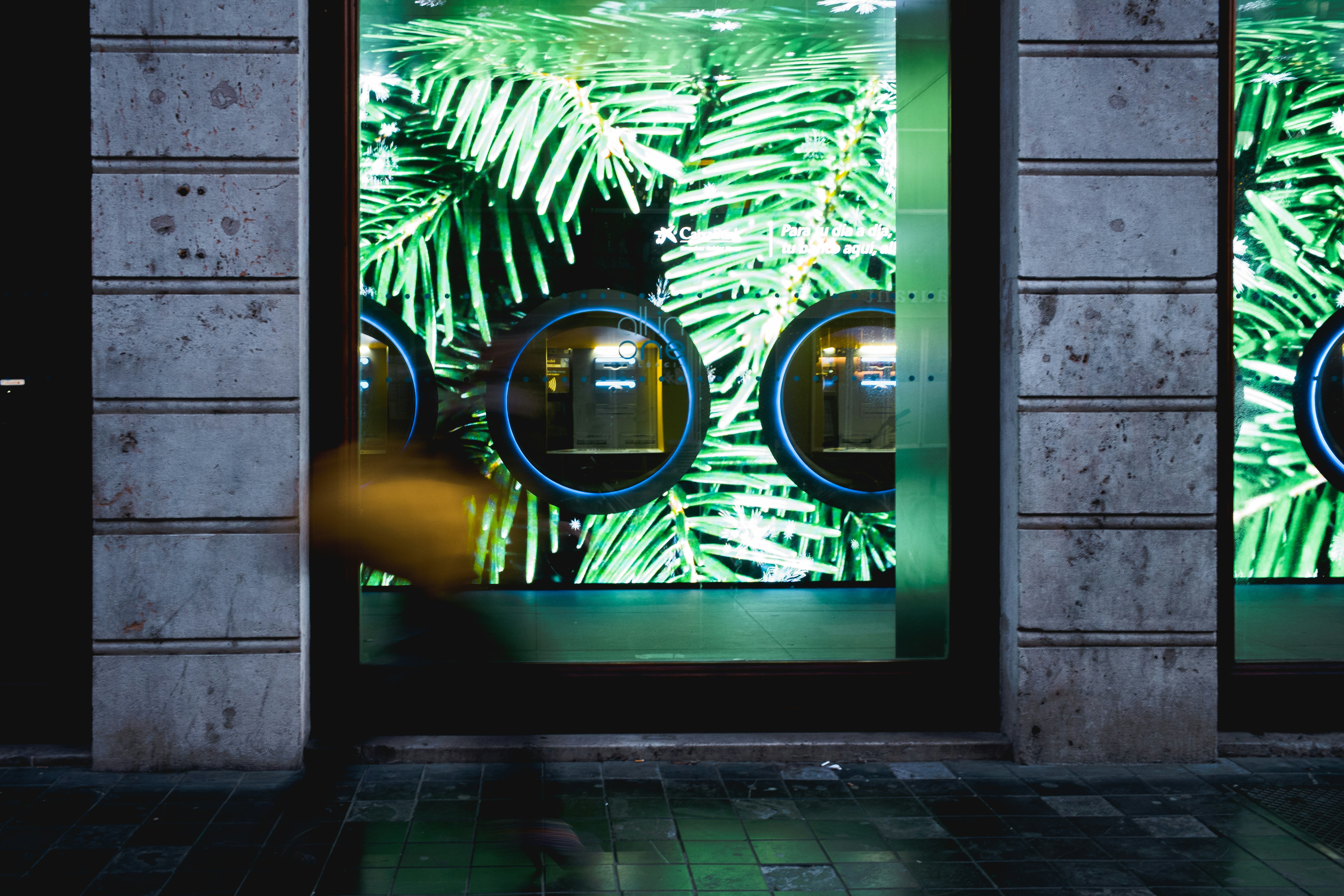 green leaf wall paint