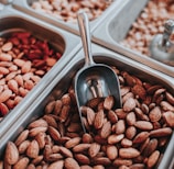 almonds-topic-how much protein per day for lean