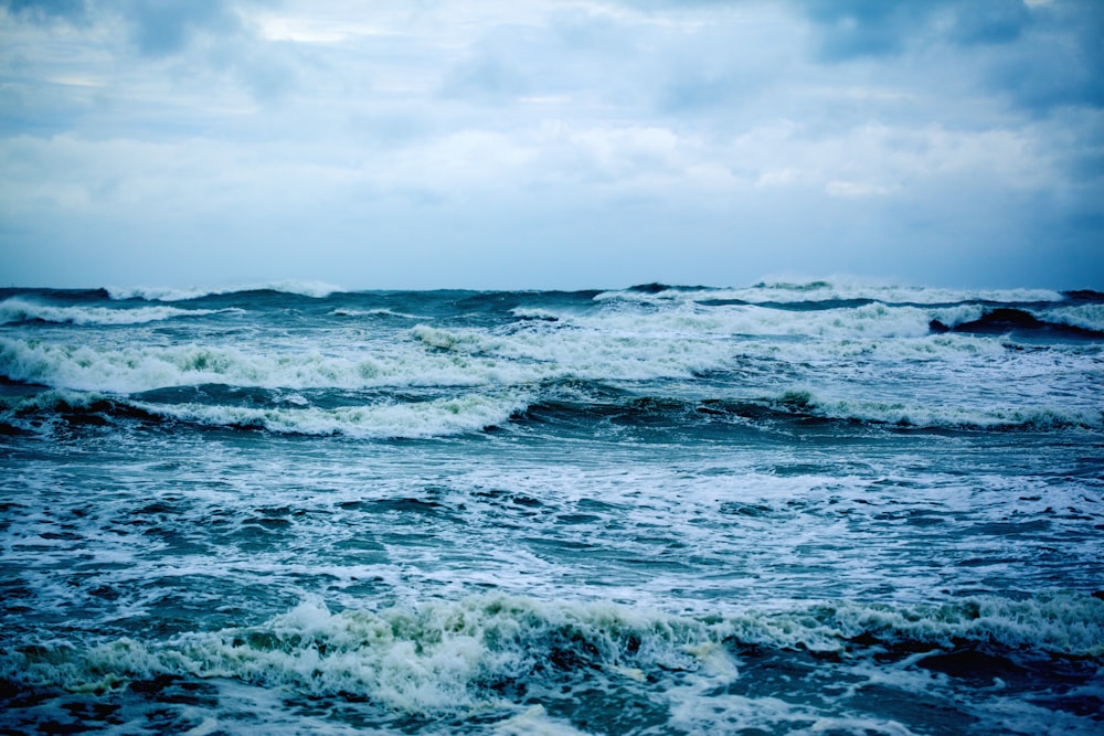 oceano durante il giorno