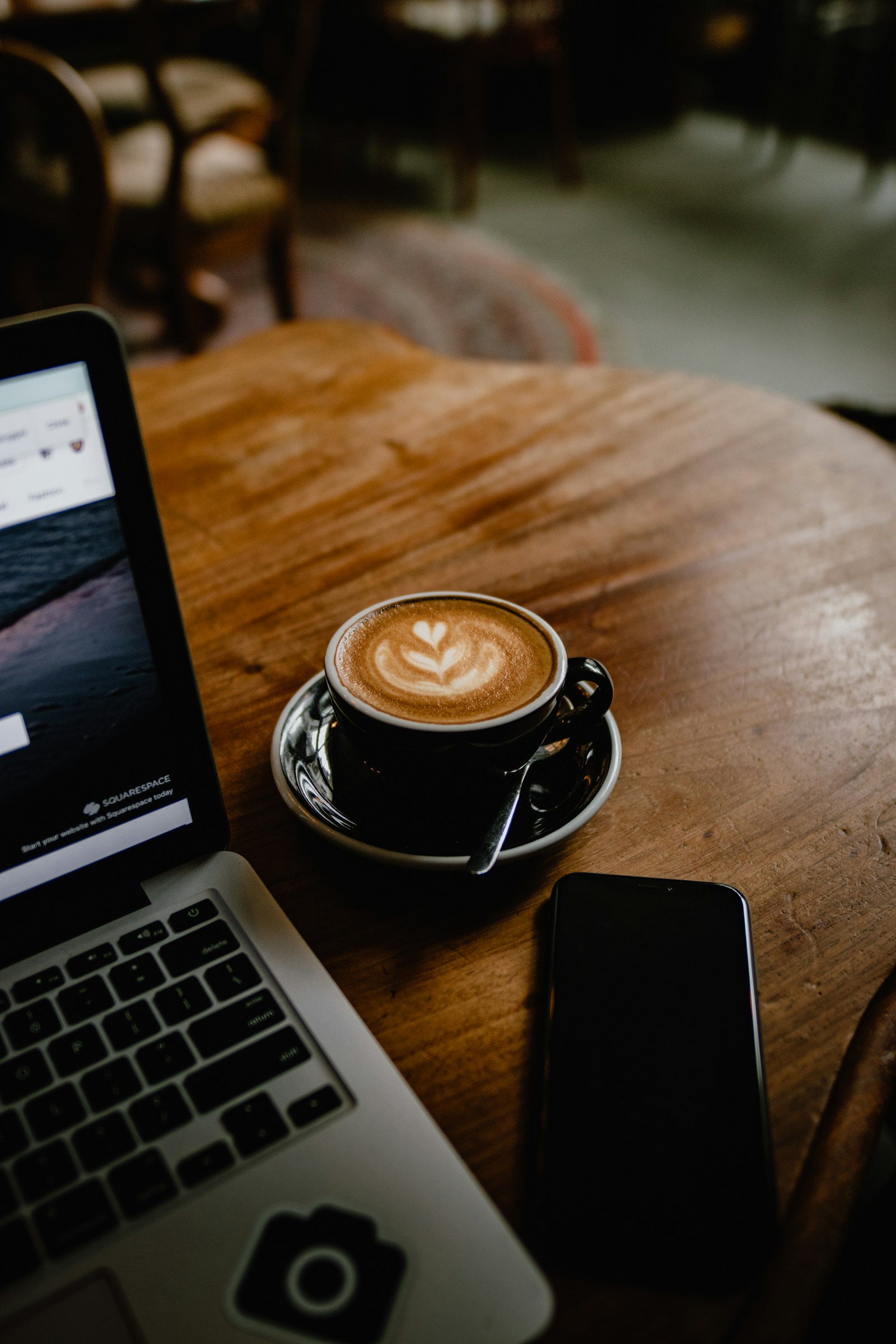 Canon EOS 80D + Sigma 20mm F1.4 DG HSM Art sample photo. Coffee in black ceramic photography