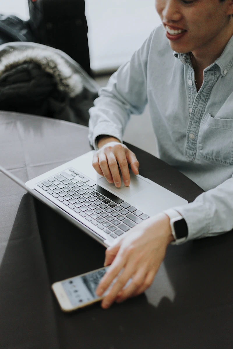 Online MBA participant studying remotely