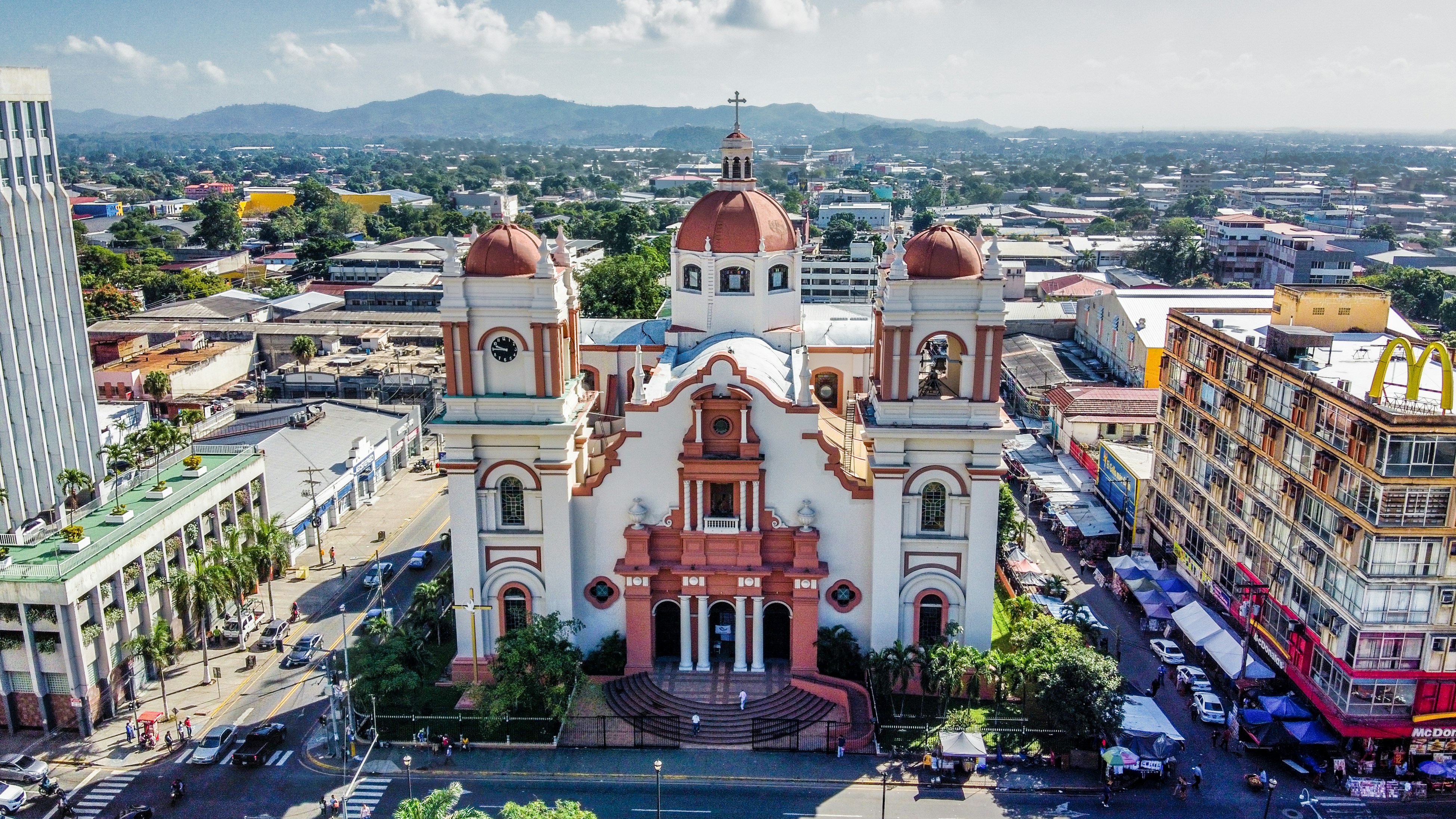 Catedral de San Pedro Sula, Honduras. Foto tomada con Mavic Mini