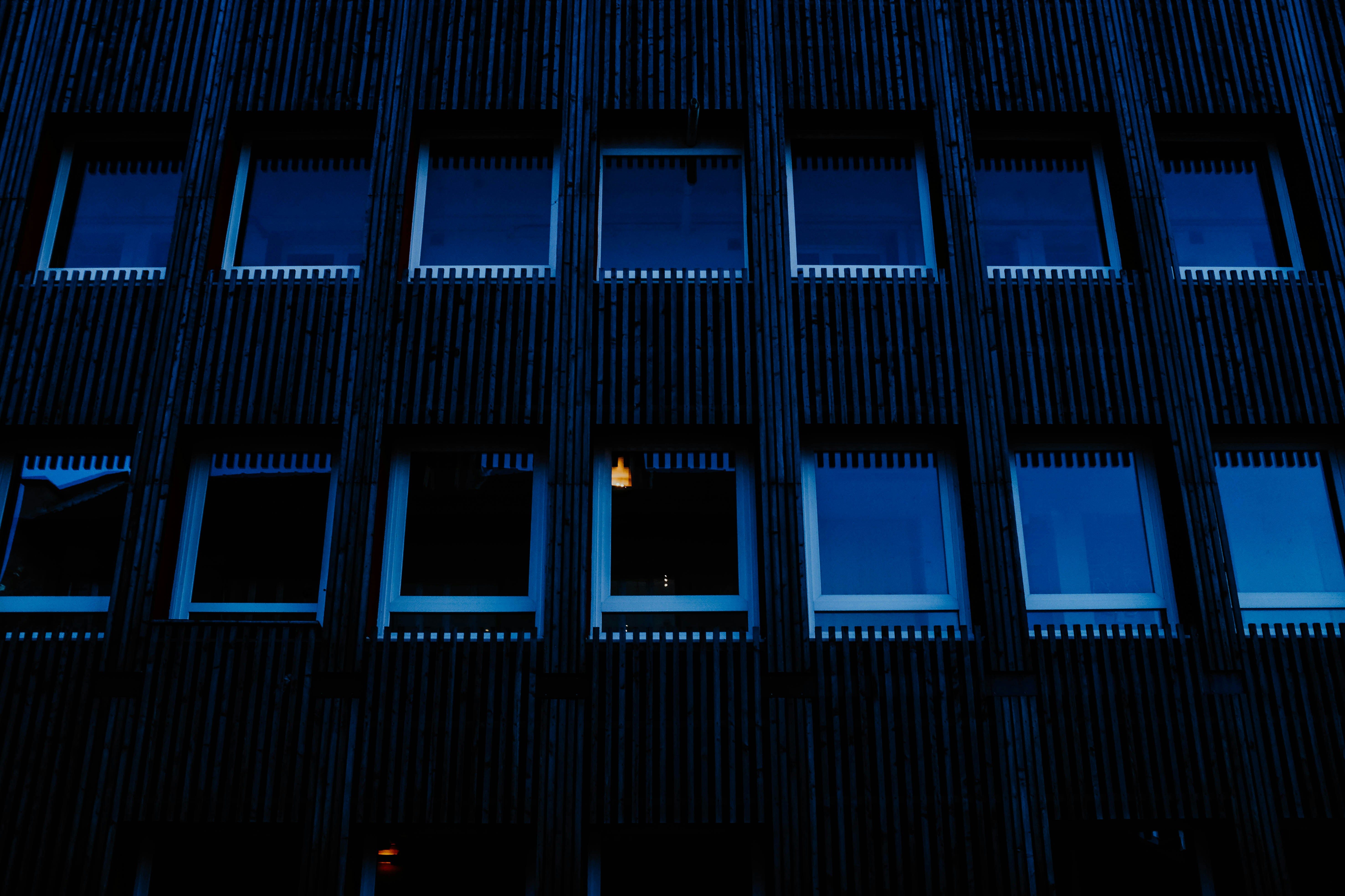 Photo by adrienolichon