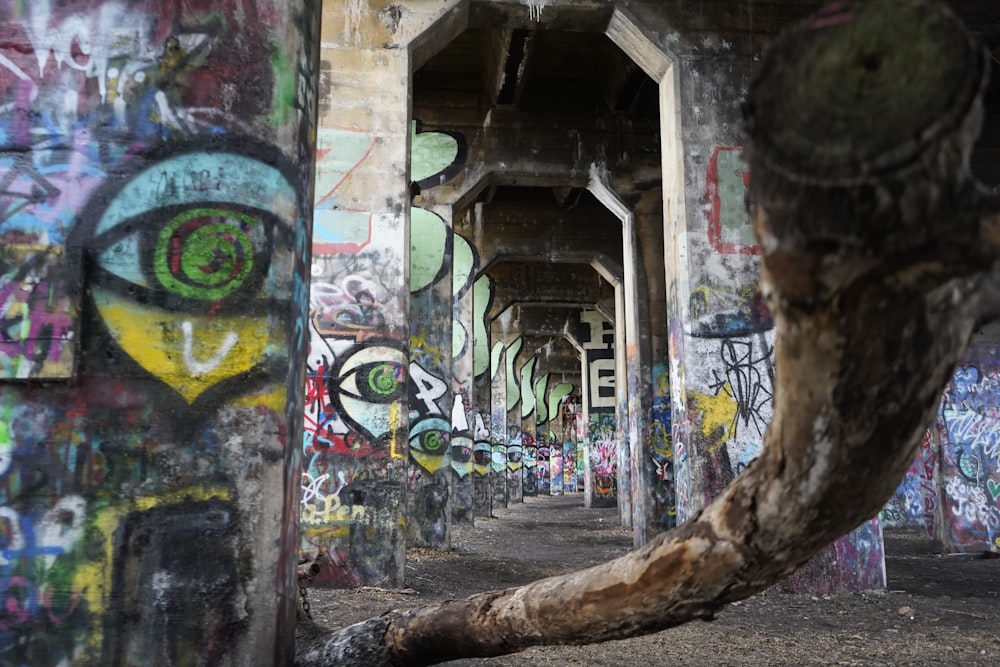 graffiti on wall during daytime