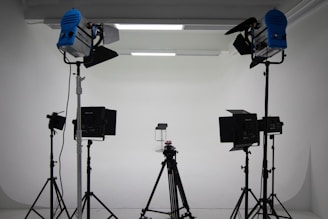 a group of lights that are on a tripod