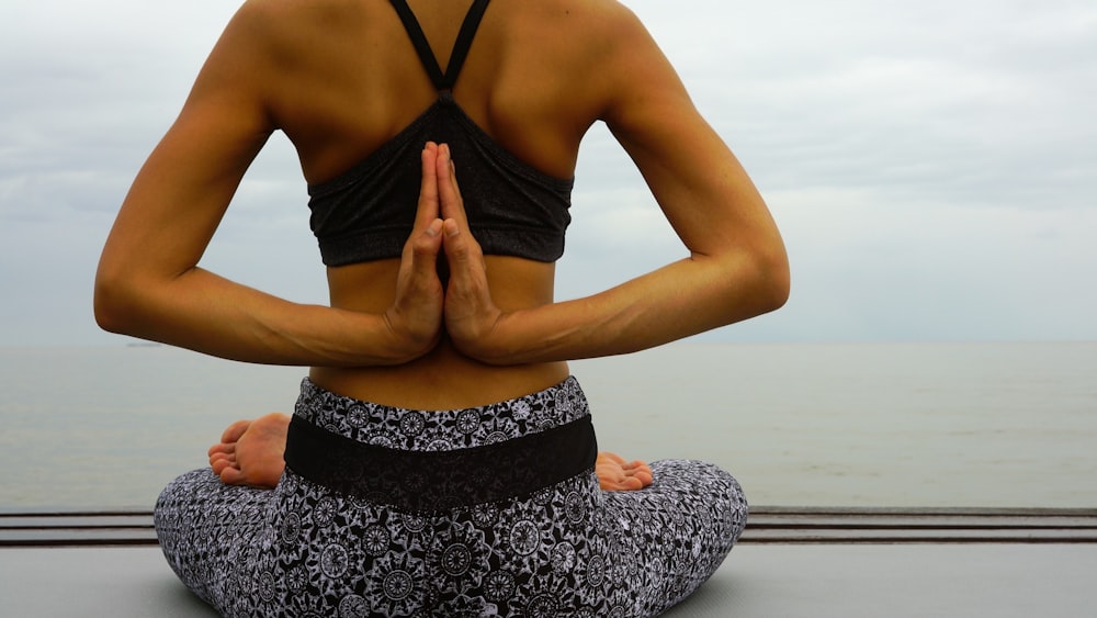 cara memperbesar payudara yoga