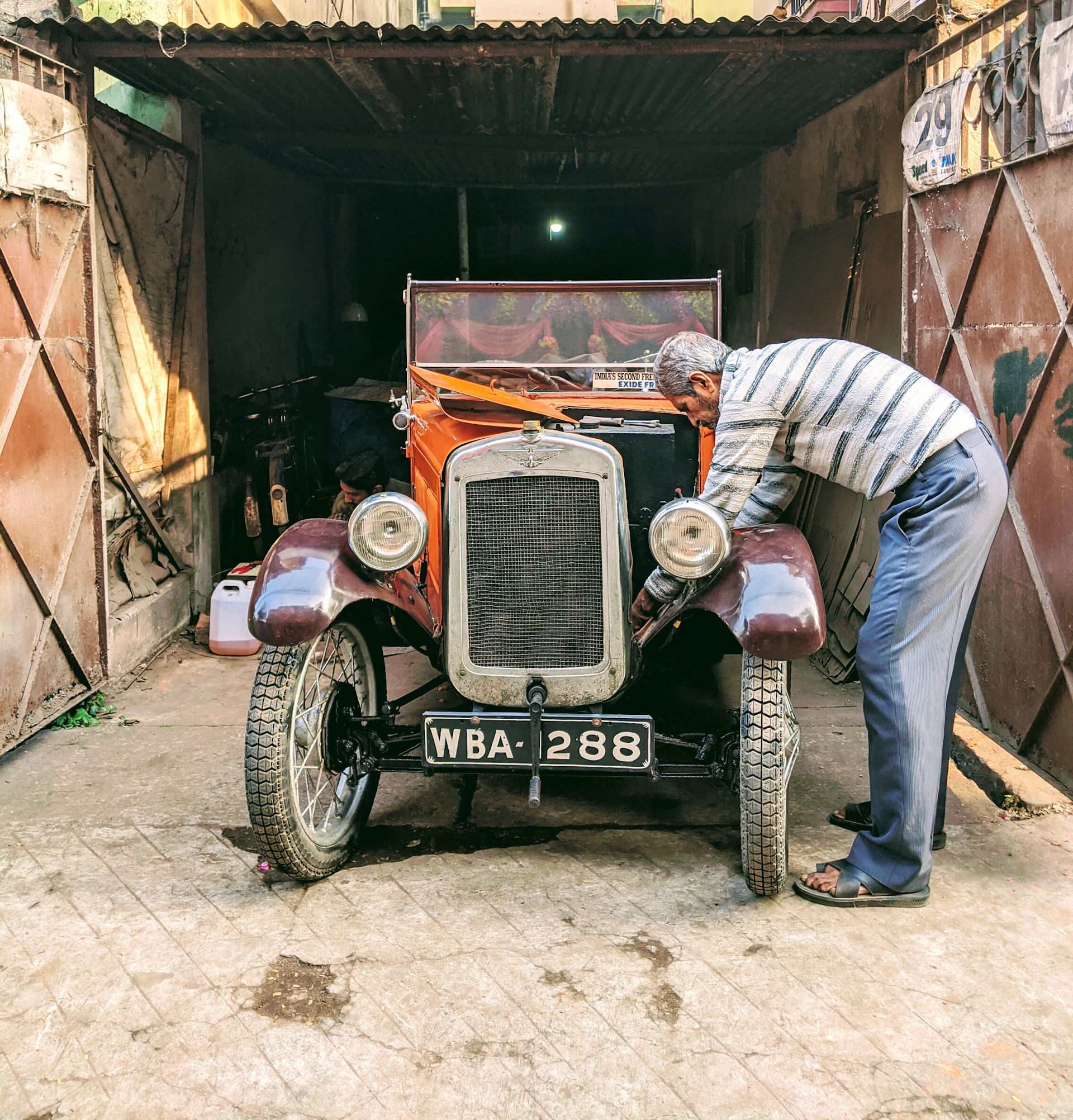 black and white bed linen