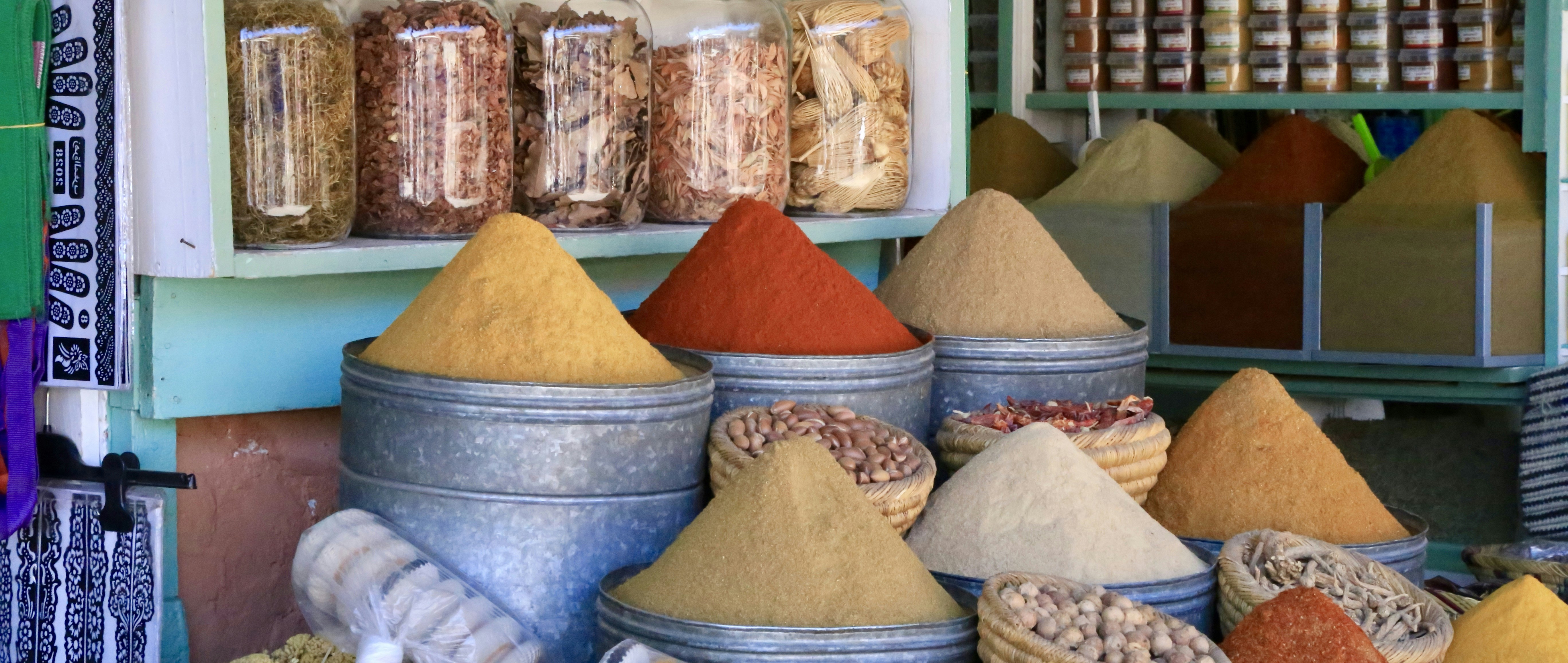 white and blue ceramic bowls
