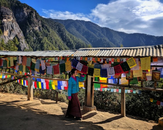 Tibet in Many Voices: Culture, Memory, and Everyday Life